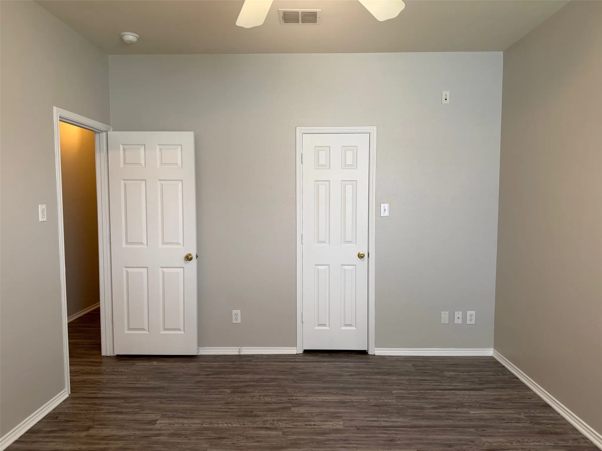 Single Family Residence For Rent in Denton County , 7905 Seven Oaks Lane, Denton, Texas 76210, 3 Bedrooms, 2 Bathrooms, 2 Garage spaces, 1,984 Sqft, built in 2000, Preowned, Price $2,150, mls#21261386, Real Estate Agent in Denton, Homes For Rent in Denton county, Homes For Rent in Denton, Realtor in Denton Texas, Real Estate Brokerage Independent Realty Texas, Luminita Cordes Realtor