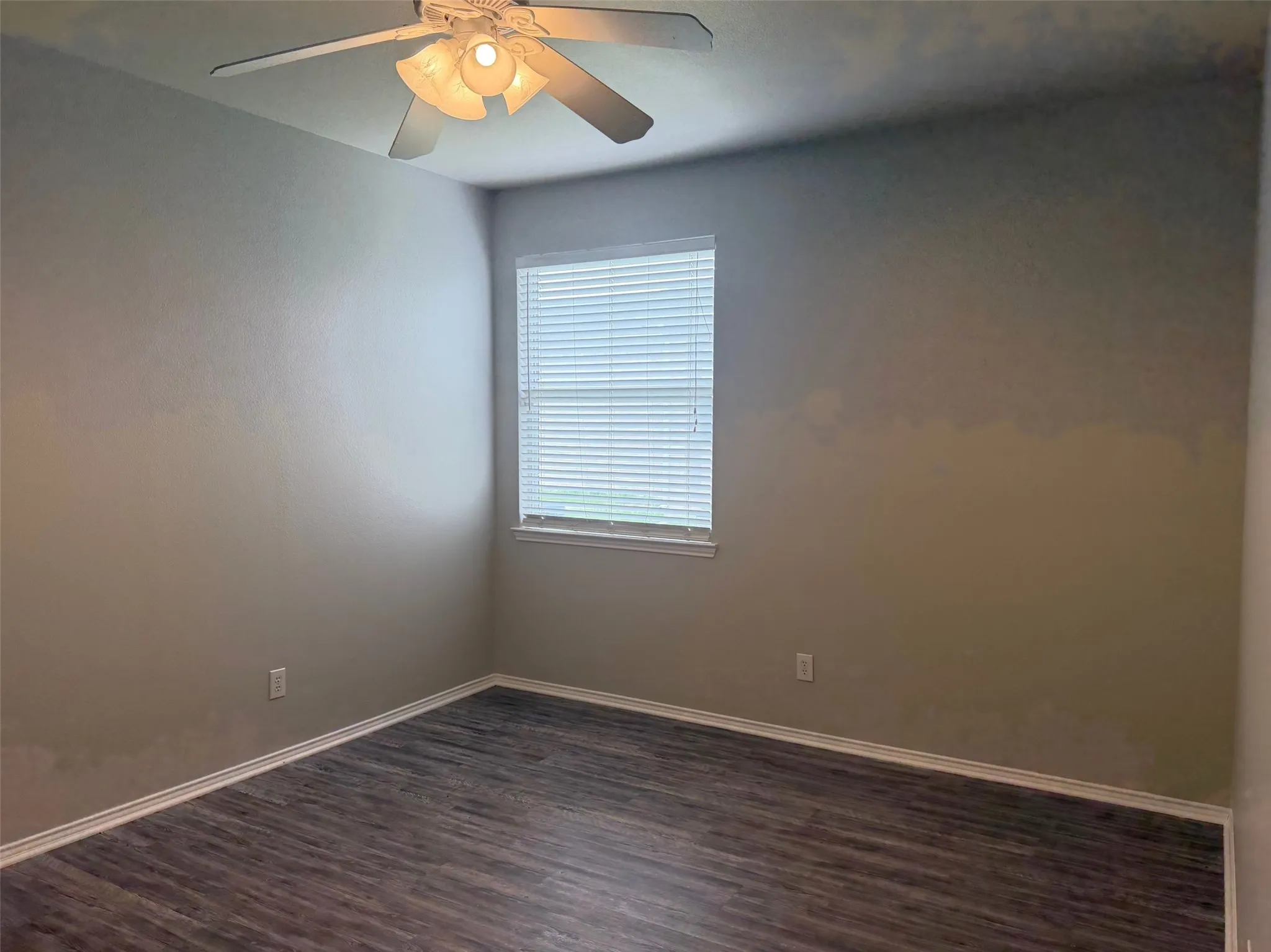 Single Family Residence For Rent in Denton County , 7905 Seven Oaks Lane, Denton, Texas 76210, 3 Bedrooms, 2 Bathrooms, 2 Garage spaces, 1,984 Sqft, built in 2000, Preowned, Price $2,150, mls#21261386, Real Estate Agent in Denton, Homes For Rent in Denton county, Homes For Rent in Denton, Realtor in Denton Texas, Real Estate Brokerage Independent Realty Texas, Luminita Cordes Realtor