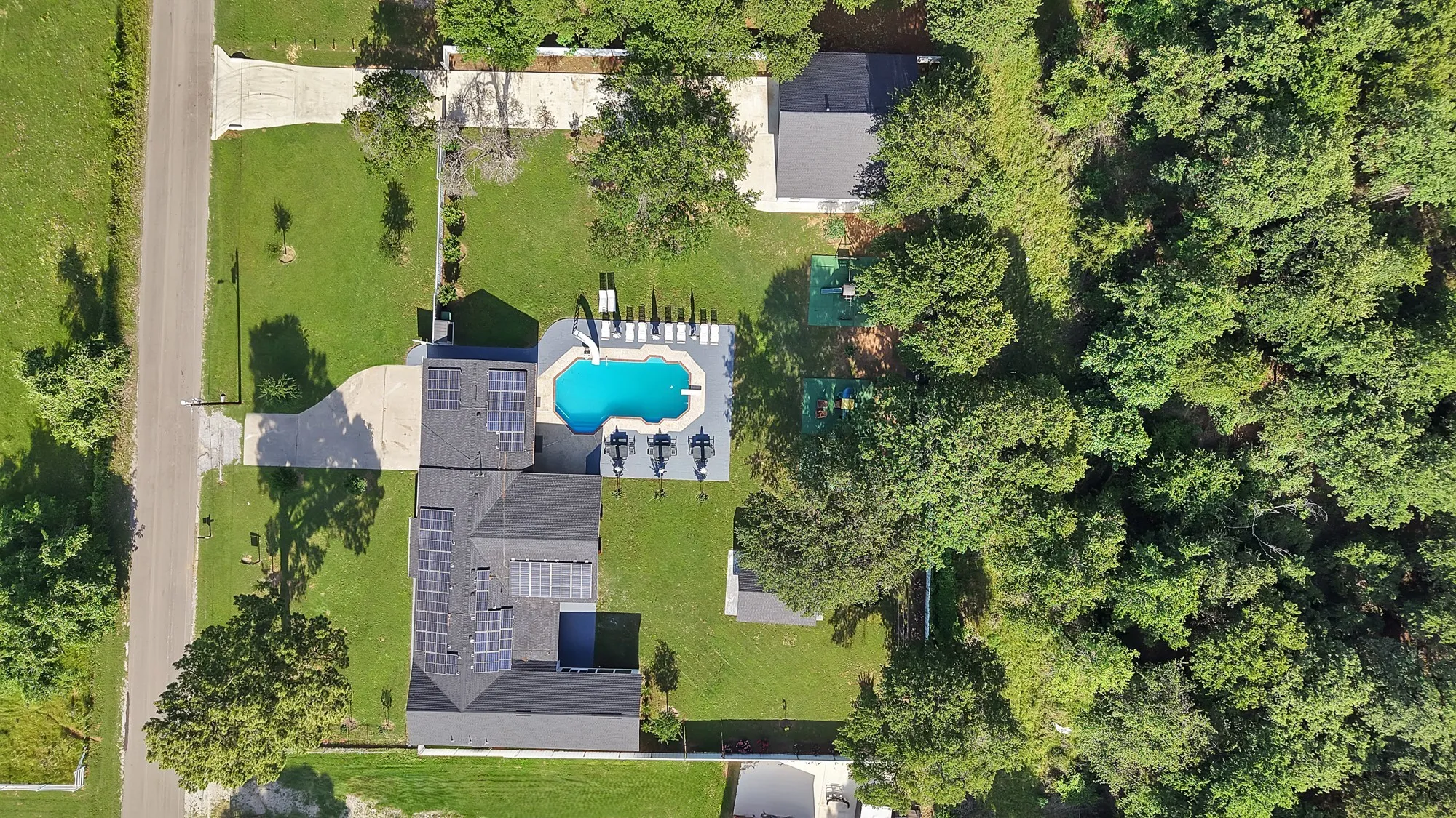 Single Family Residence For Sale in Parker County , 620 E 6Th Street, Springtown, Texas 76082, 4 Bedrooms, 7 Bathrooms, 8 Garage spaces, 3,224 Sqft, built in 1990, Price $743,700, mls#21259778, Real Estate Agent in Springtown, Homes For Sale in Parker county, Homes For Sale in Springtown, Realtor in Springtown Texas, Real Estate Brokerage Independent Realty Texas, Luminita Cordes Realtor