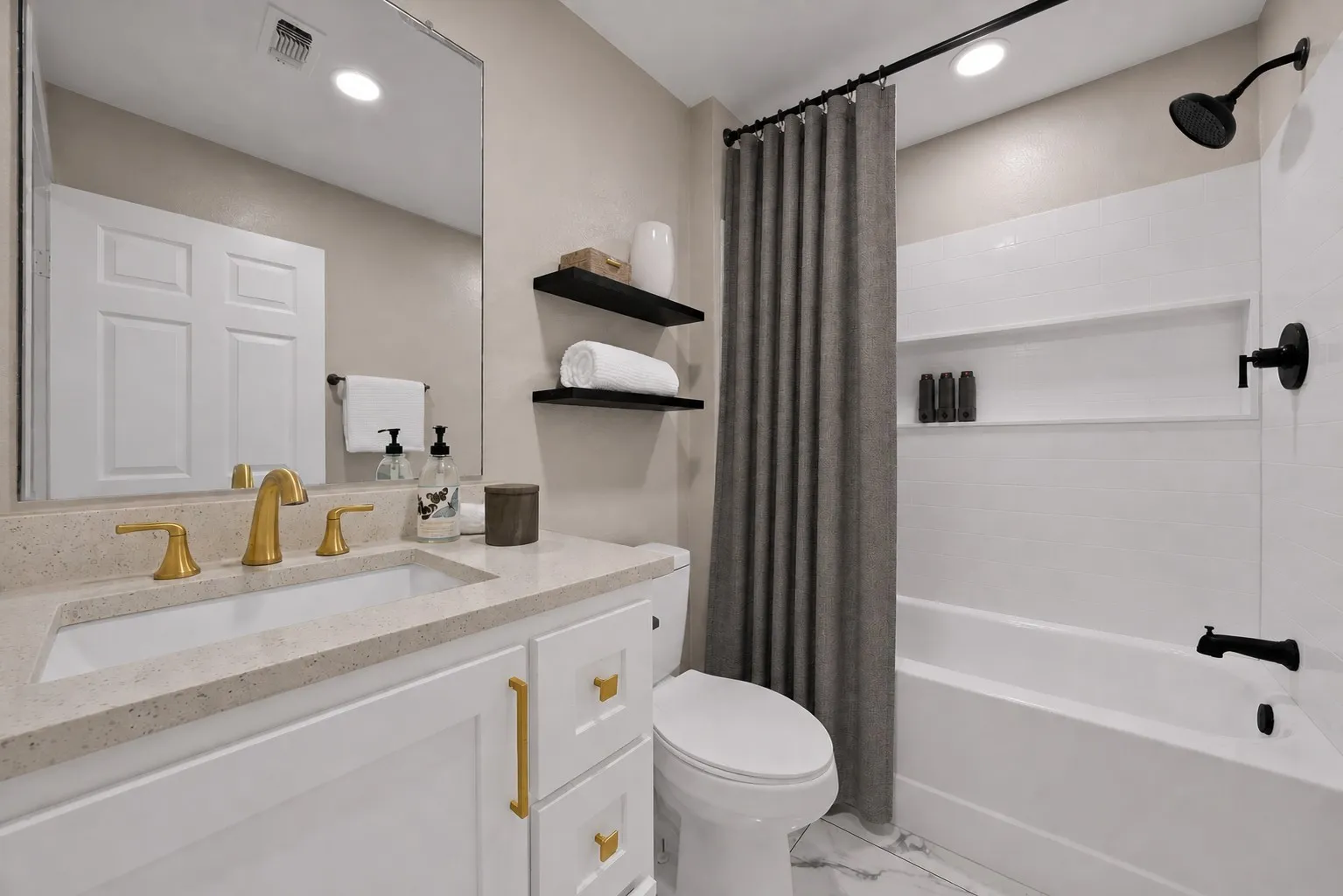 Single Family Residence For Sale in Parker County , 620 E 6Th Street, Springtown, Texas 76082, 4 Bedrooms, 7 Bathrooms, 8 Garage spaces, 3,224 Sqft, built in 1990, Price $743,700, mls#21259778, Real Estate Agent in Springtown, Homes For Sale in Parker county, Homes For Sale in Springtown, Realtor in Springtown Texas, Real Estate Brokerage Independent Realty Texas, Luminita Cordes Realtor