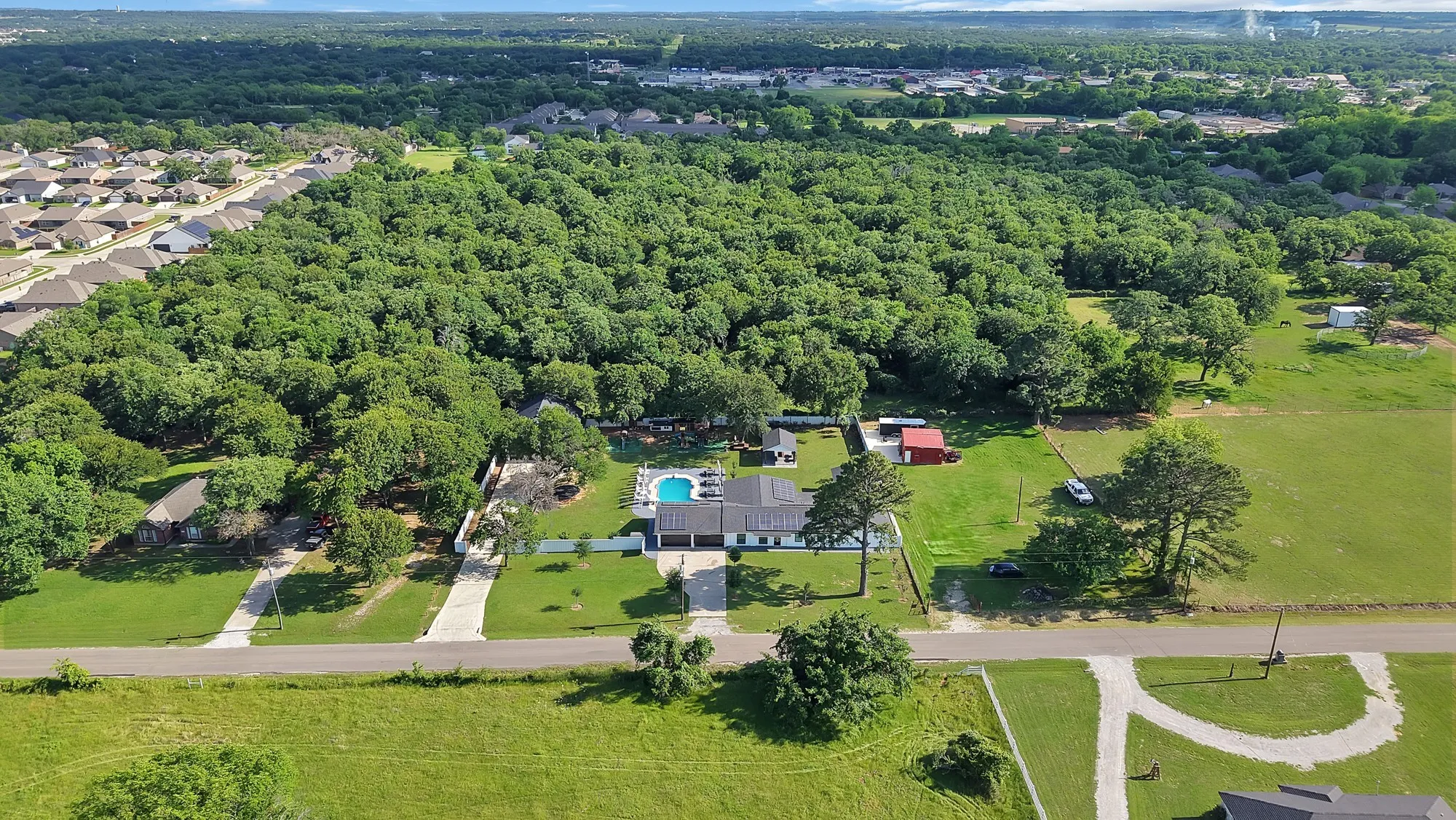 Single Family Residence For Sale in Parker County , 620 E 6Th Street, Springtown, Texas 76082, 4 Bedrooms, 7 Bathrooms, 8 Garage spaces, 3,224 Sqft, built in 1990, Price $743,700, mls#21259778, Real Estate Agent in Springtown, Homes For Sale in Parker county, Homes For Sale in Springtown, Realtor in Springtown Texas, Real Estate Brokerage Independent Realty Texas, Luminita Cordes Realtor