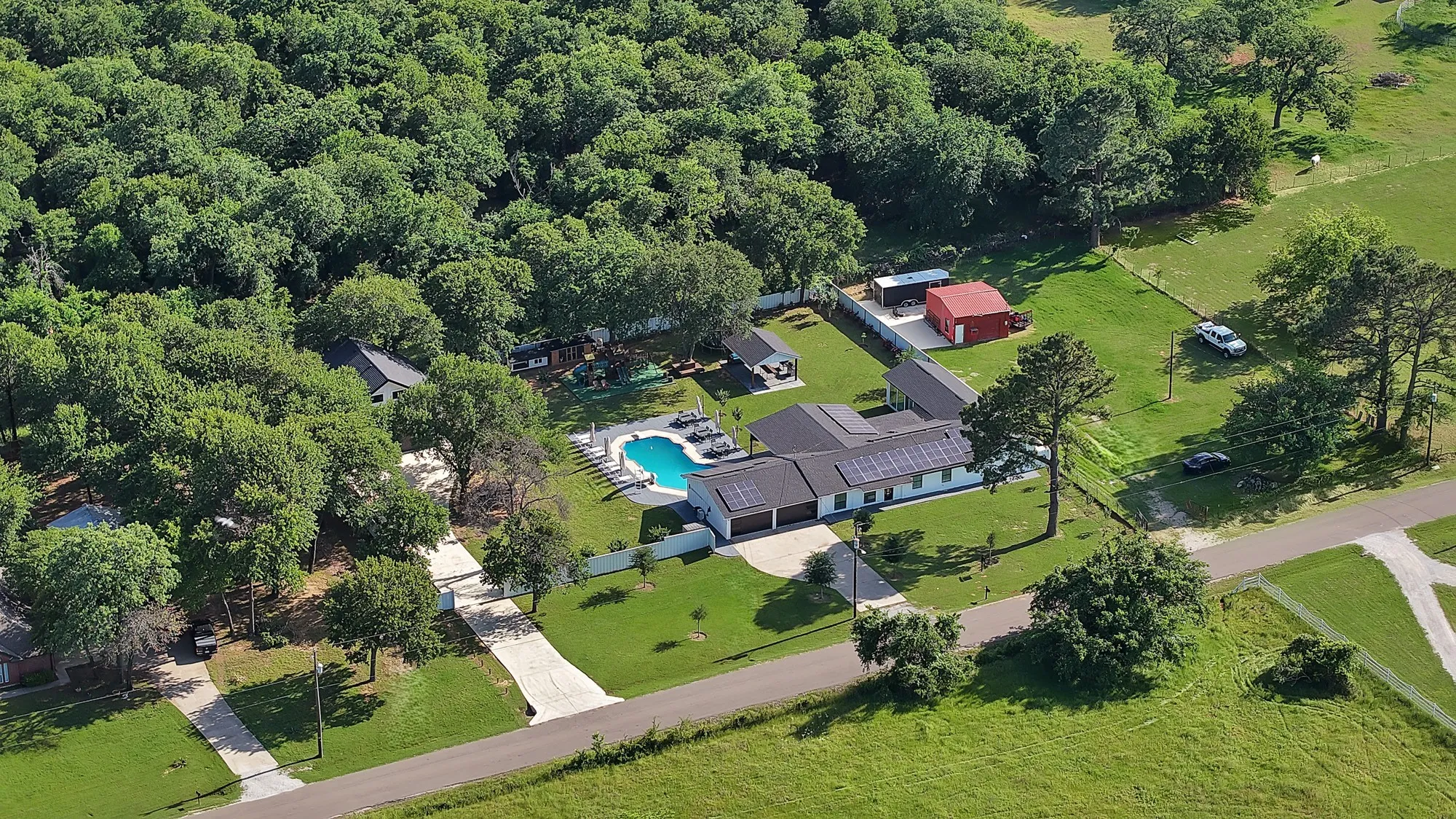 Single Family Residence For Sale in Parker County , 620 E 6Th Street, Springtown, Texas 76082, 4 Bedrooms, 7 Bathrooms, 8 Garage spaces, 3,224 Sqft, built in 1990, Price $743,700, mls#21259778, Real Estate Agent in Springtown, Homes For Sale in Parker county, Homes For Sale in Springtown, Realtor in Springtown Texas, Real Estate Brokerage Independent Realty Texas, Luminita Cordes Realtor