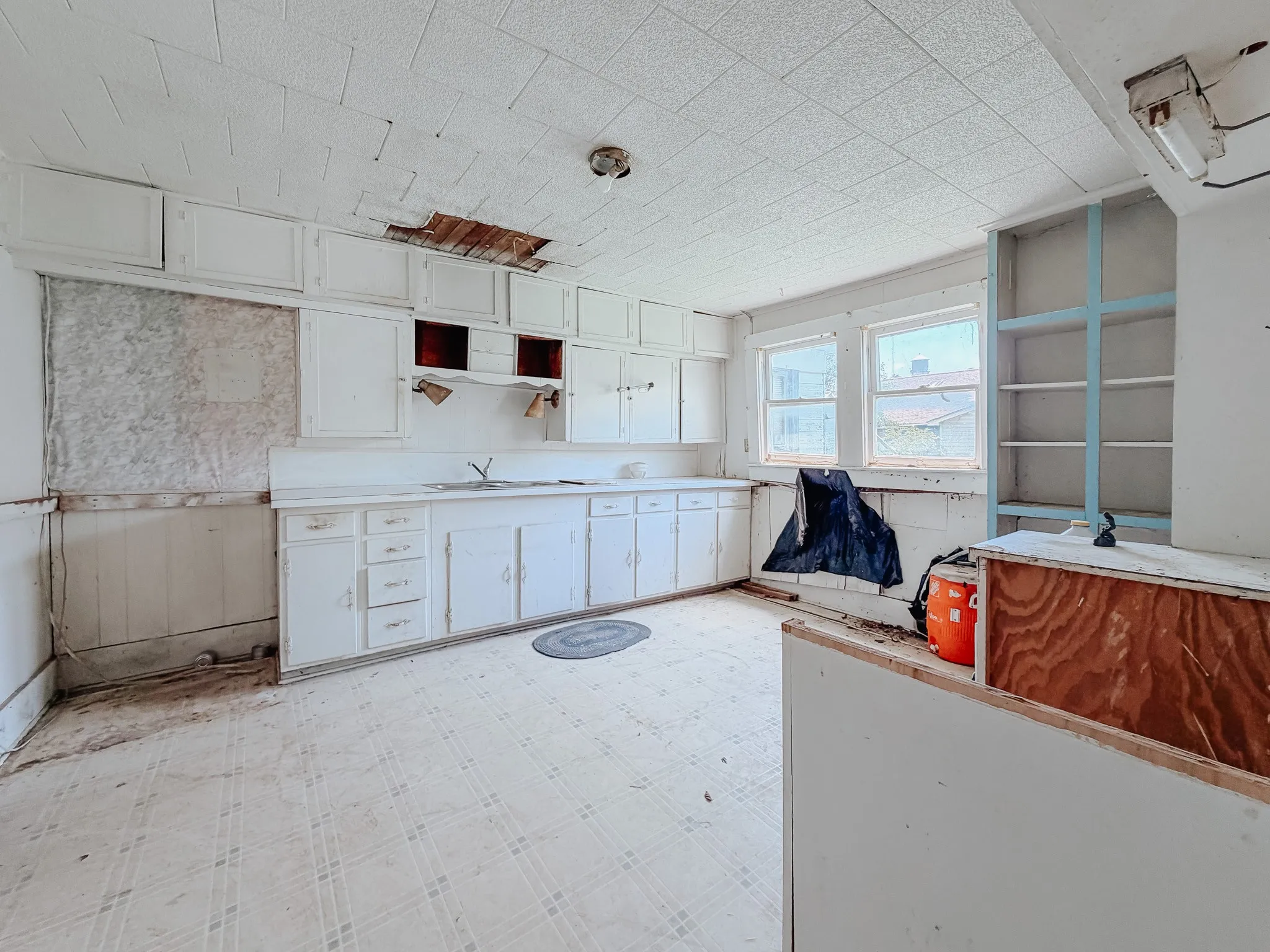 Single Family Residence For Sale in Limestone County , 305 N 3rd Street, Coolidge, Texas 76693, 5 Bedroom, 1 Bathroom, Garage spaces, 2,456 Sqft, built in 1946, mls#21261120, Real Estate Agent in Coolidge, Homes For Sale in Limestone county, Homes For Sale in Coolidge, Realtor in Coolidge Texas, Real Estate Brokerage Independent Realty Texas, Luminita Cordes Realtor