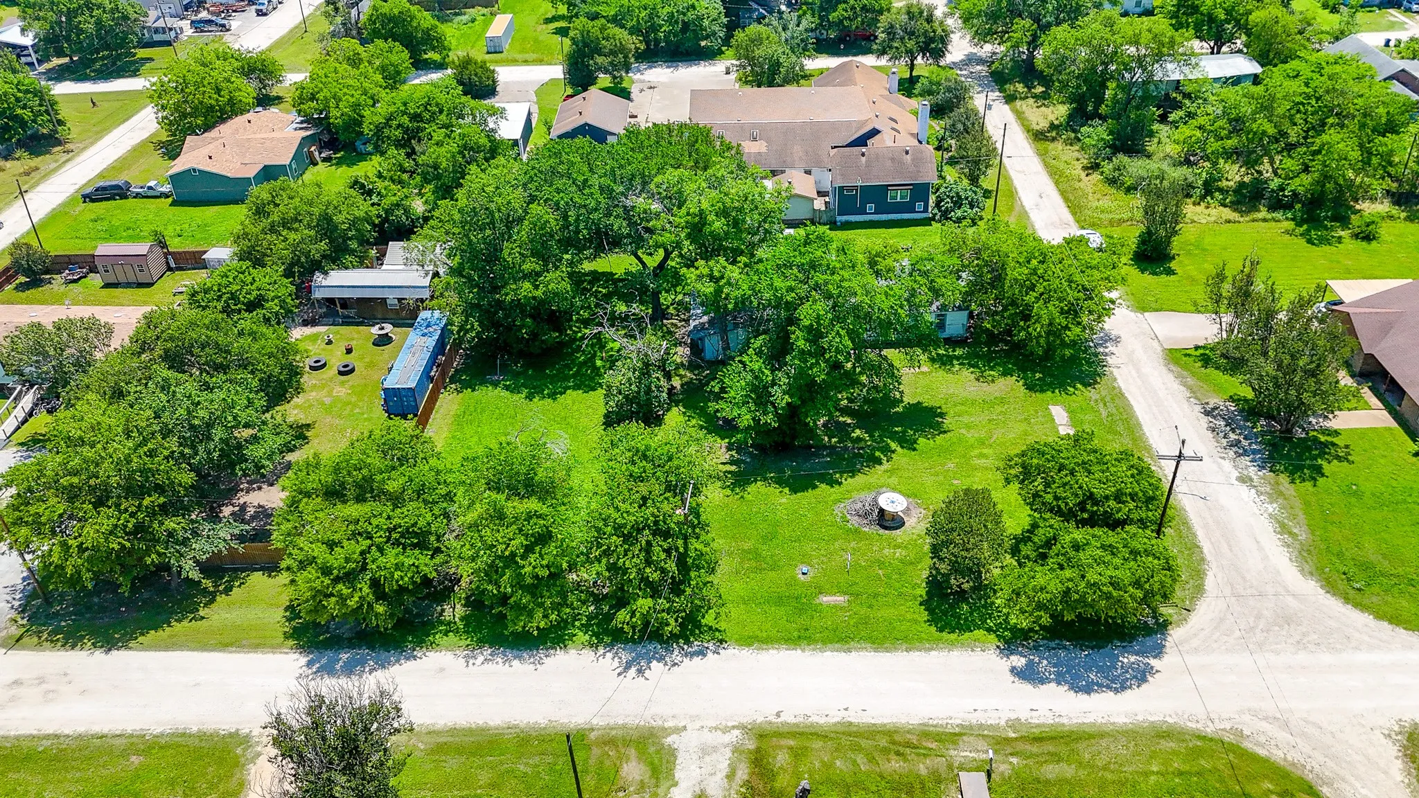 Single Family Residence For Sale in Limestone County , 305 N 3rd Street, Coolidge, Texas 76693, 5 Bedroom, 1 Bathroom, Garage spaces, 2,456 Sqft, built in 1946, mls#21261120, Real Estate Agent in Coolidge, Homes For Sale in Limestone county, Homes For Sale in Coolidge, Realtor in Coolidge Texas, Real Estate Brokerage Independent Realty Texas, Luminita Cordes Realtor