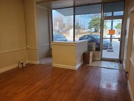 Office For Rent in Ellis County , 107 Main Street, Ennis, Texas 75119, 0, 0, Garage spaces, 0 Sqft, built in 1920, Preowned, mls#21261781, Real Estate Agent in Ennis, Homes For Rent in Ellis county, Homes For Rent in Ennis, Realtor in Ennis Texas, Real Estate Brokerage Independent Realty Texas, Luminita Cordes Realtor