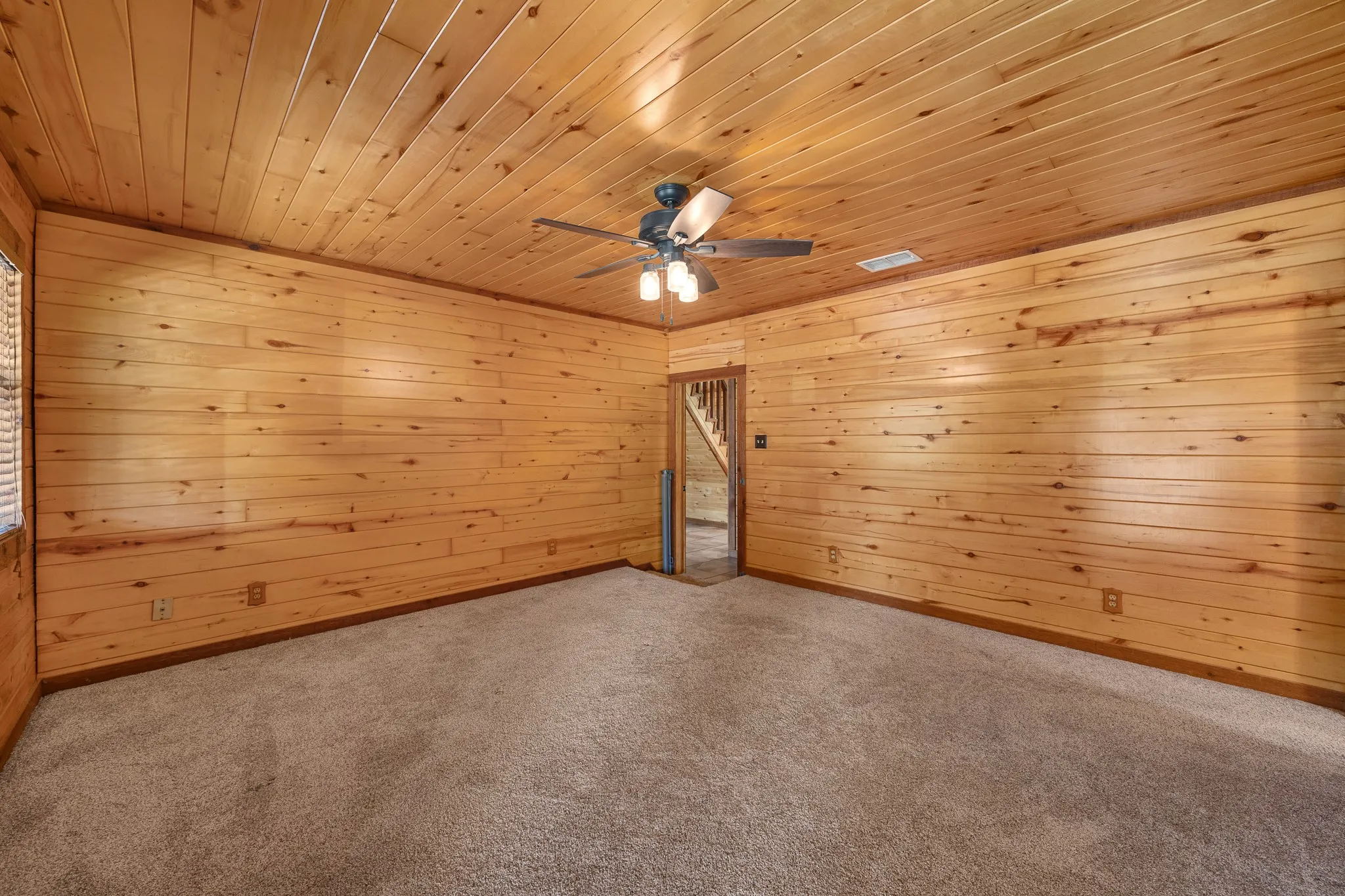 Single Family Residence For Sale in Smith County , 21184 CR 2162, Troup, Texas 75789, 3 Bedroom, 3 Bathroom, Garage spaces, 2,112 Sqft, built in 1995, Preowned, mls#21261783, Real Estate Agent in Troup, Homes For Sale in Smith county, Homes For Sale in Troup, Realtor in Troup Texas, Real Estate Brokerage Independent Realty Texas, Luminita Cordes Realtor