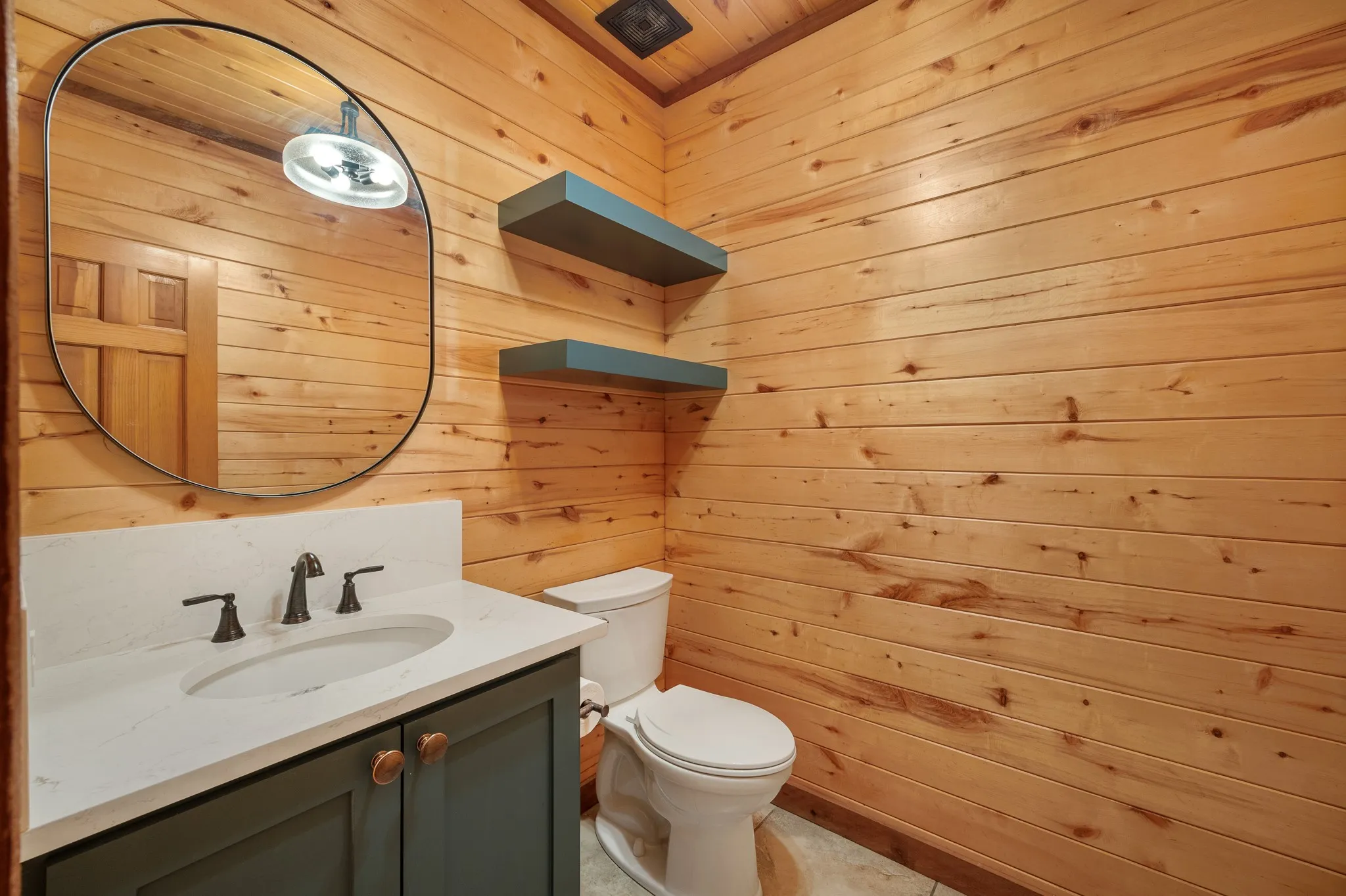 Single Family Residence For Sale in Smith County , 21184 CR 2162, Troup, Texas 75789, 3 Bedroom, 3 Bathroom, Garage spaces, 2,112 Sqft, built in 1995, Preowned, mls#21261783, Real Estate Agent in Troup, Homes For Sale in Smith county, Homes For Sale in Troup, Realtor in Troup Texas, Real Estate Brokerage Independent Realty Texas, Luminita Cordes Realtor