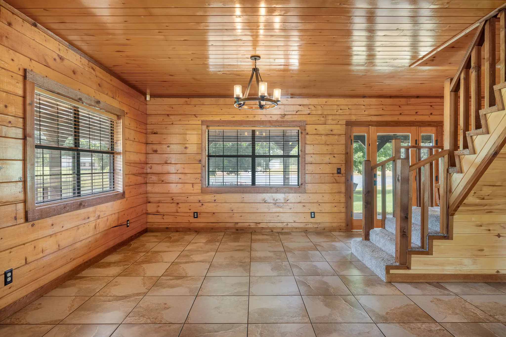 Single Family Residence For Sale in Smith County , 21184 CR 2162, Troup, Texas 75789, 3 Bedroom, 3 Bathroom, Garage spaces, 2,112 Sqft, built in 1995, Preowned, mls#21261783, Real Estate Agent in Troup, Homes For Sale in Smith county, Homes For Sale in Troup, Realtor in Troup Texas, Real Estate Brokerage Independent Realty Texas, Luminita Cordes Realtor