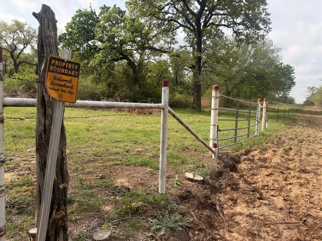 Improved Land For Sale in Wise County , 2548 County Road 2690, Alvord, Texas 76225, 0, 0, Garage spaces, 0 Sqft, built in 1973, mls#21261790, Real Estate Agent in Alvord, Homes For Sale in Wise county, Homes For Sale in Alvord, Realtor in Alvord Texas, Real Estate Brokerage Independent Realty Texas, Luminita Cordes Realtor