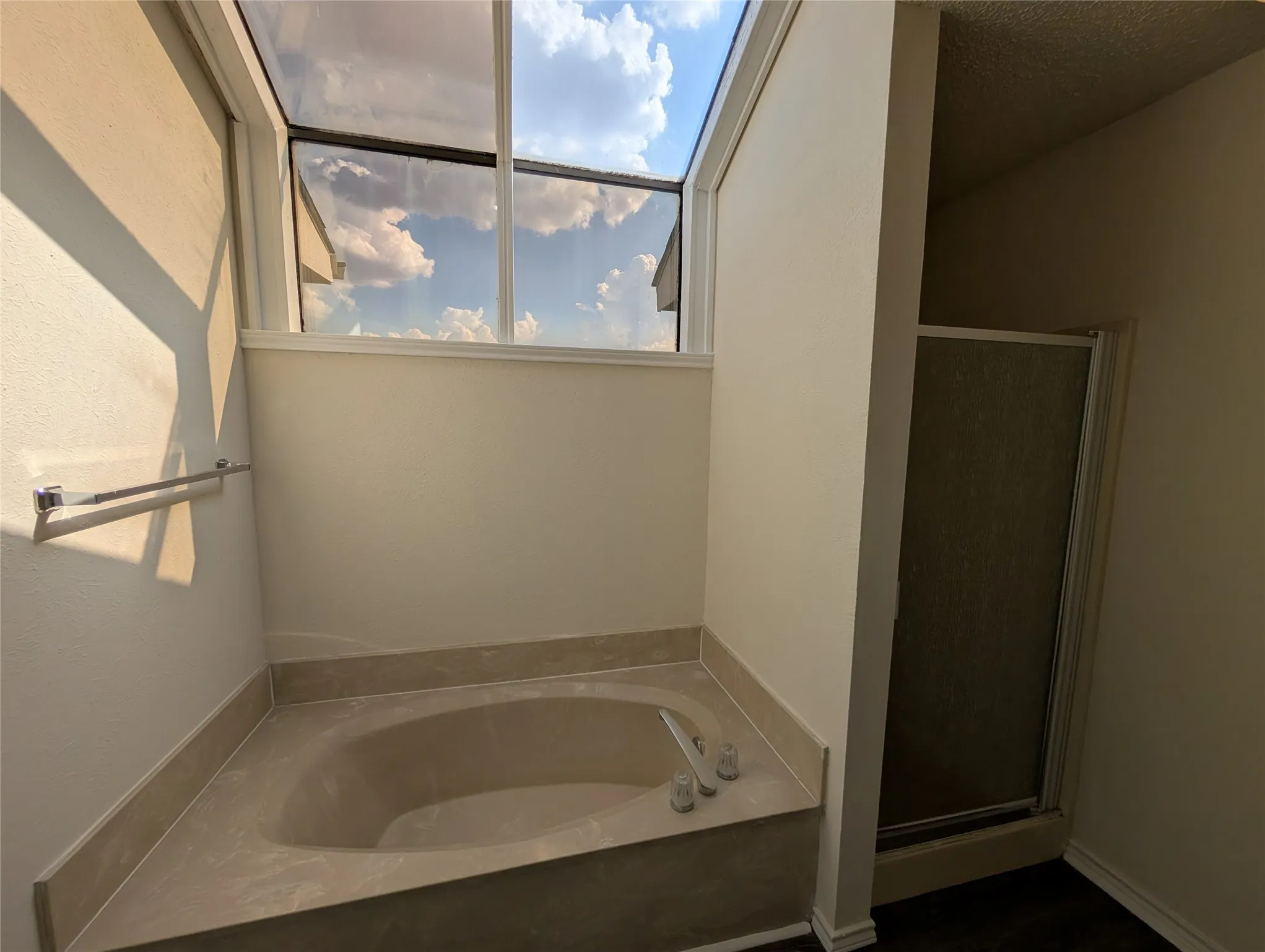 Condominium For Sale in Collin County , 3535 Hilltop Lane, Plano, Texas 75023, 2 Bedroom, 2 Bathroom, 1 Garage spaces, 1,516 Sqft, built in 1985, mls#21261810, Real Estate Agent in Plano, Homes For Sale in Collin county, Homes For Sale in Plano, Realtor in Plano Texas, Real Estate Brokerage Independent Realty Texas, Luminita Cordes Realtor