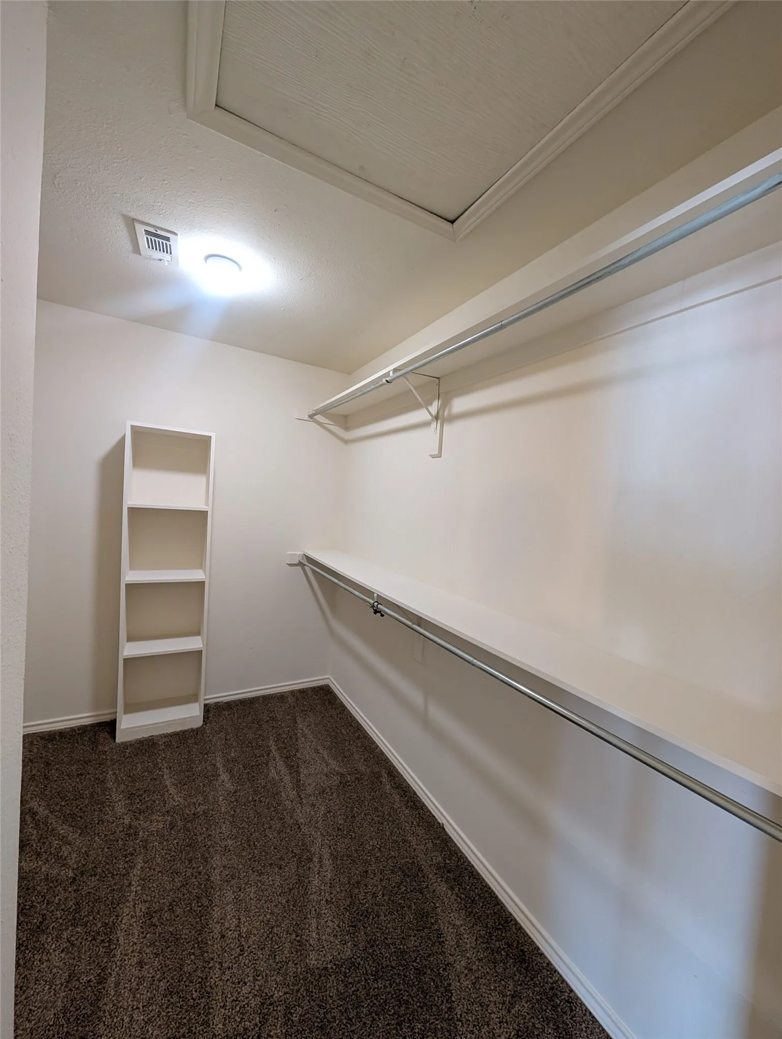 Condominium For Sale in Collin County , 3535 Hilltop Lane, Plano, Texas 75023, 2 Bedroom, 2 Bathroom, 1 Garage spaces, 1,516 Sqft, built in 1985, mls#21261810, Real Estate Agent in Plano, Homes For Sale in Collin county, Homes For Sale in Plano, Realtor in Plano Texas, Real Estate Brokerage Independent Realty Texas, Luminita Cordes Realtor