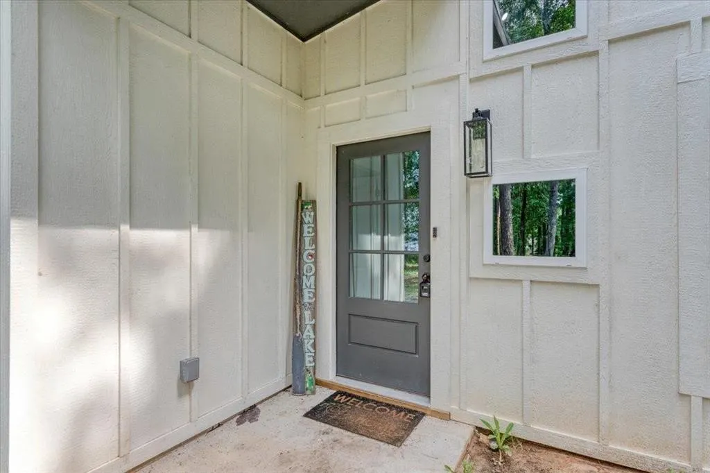 Single Family Residence For Sale in Morris County , 299 SOUTH SHORE Drive, Daingerfield, Texas 75668, 2 Bedrooms, 2 Bathrooms, Garage spaces, 1,008 Sqft, built in 2022, Price $325,000, mls#21261785, Real Estate Agent in Daingerfield, Homes For Sale in Morris county, Homes For Sale in Daingerfield, Realtor in Daingerfield Texas, Real Estate Brokerage Independent Realty Texas, Luminita Cordes Realtor