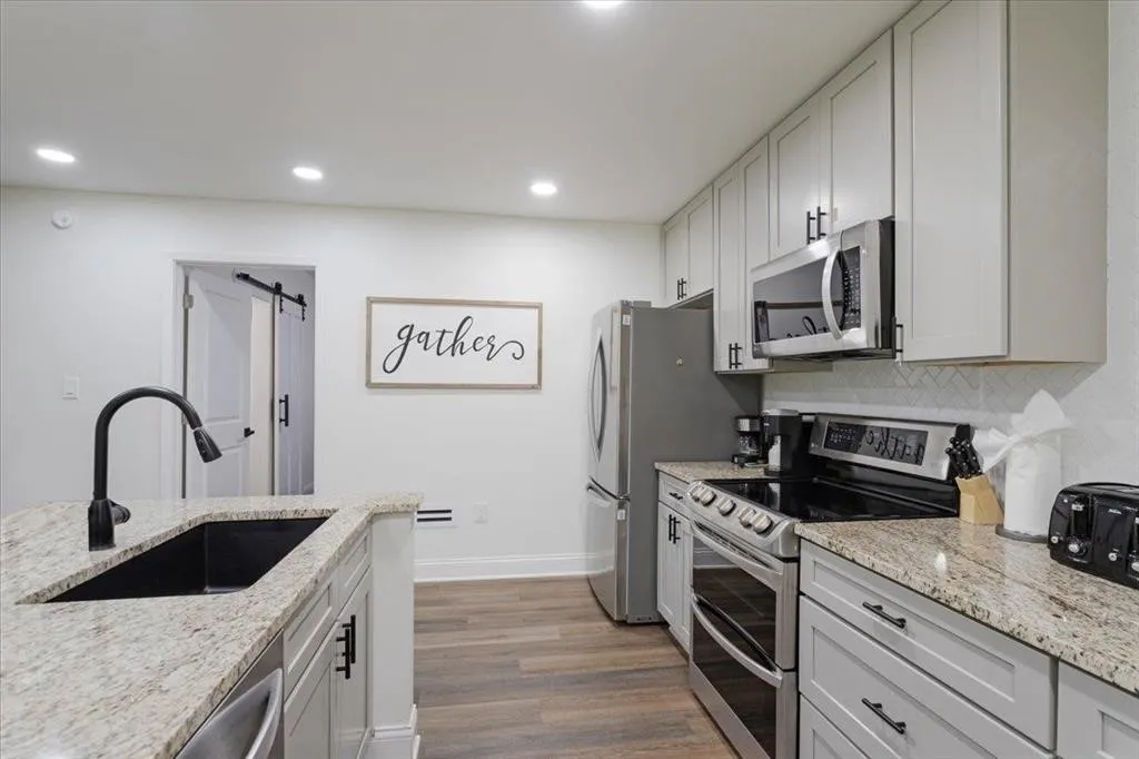 Single Family Residence For Sale in Morris County , 299 SOUTH SHORE Drive, Daingerfield, Texas 75668, 2 Bedrooms, 2 Bathrooms, Garage spaces, 1,008 Sqft, built in 2022, Price $325,000, mls#21261785, Real Estate Agent in Daingerfield, Homes For Sale in Morris county, Homes For Sale in Daingerfield, Realtor in Daingerfield Texas, Real Estate Brokerage Independent Realty Texas, Luminita Cordes Realtor