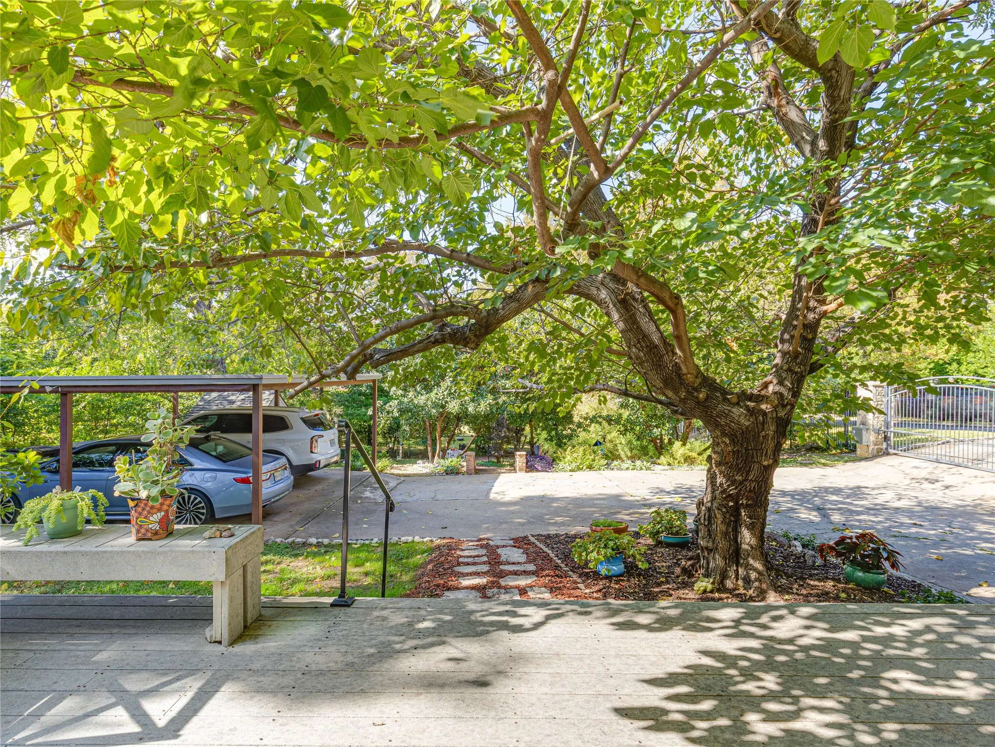 Single Family Residence For Sale in Tarrant County , 2500 Boyd Avenue, Fort Worth, Texas 76109, 3 Bedroom, 2 Bathroom, Garage spaces, 2,153 Sqft, built in 1946, mls#21260434, Real Estate Agent in Fort Worth, Homes For Sale in Tarrant county, Homes For Sale in Fort Worth, Realtor in Fort Worth Texas, Real Estate Brokerage Independent Realty Texas, Luminita Cordes Realtor