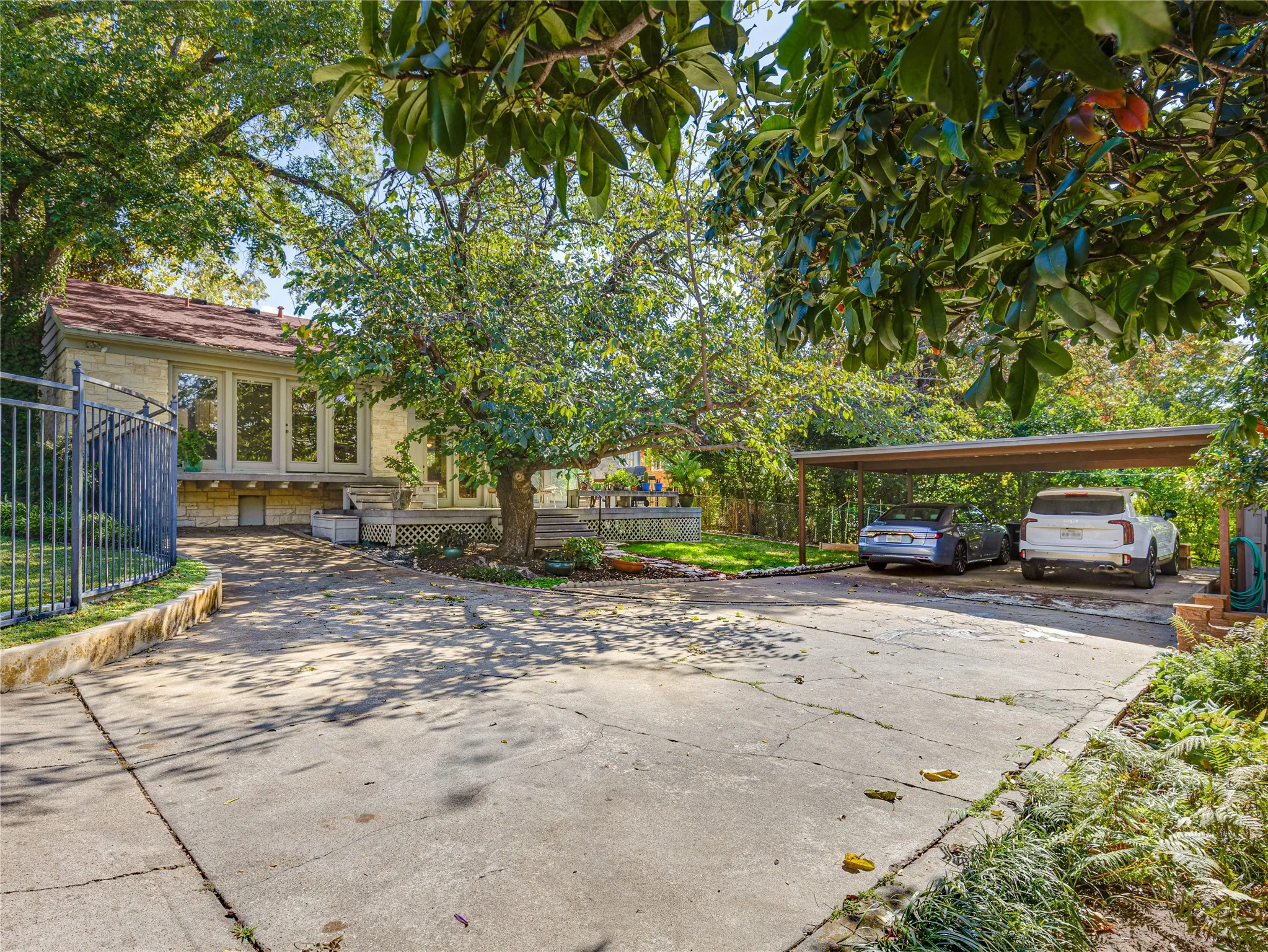 Single Family Residence For Sale in Tarrant County , 2500 Boyd Avenue, Fort Worth, Texas 76109, 3 Bedroom, 2 Bathroom, Garage spaces, 2,153 Sqft, built in 1946, mls#21260434, Real Estate Agent in Fort Worth, Homes For Sale in Tarrant county, Homes For Sale in Fort Worth, Realtor in Fort Worth Texas, Real Estate Brokerage Independent Realty Texas, Luminita Cordes Realtor