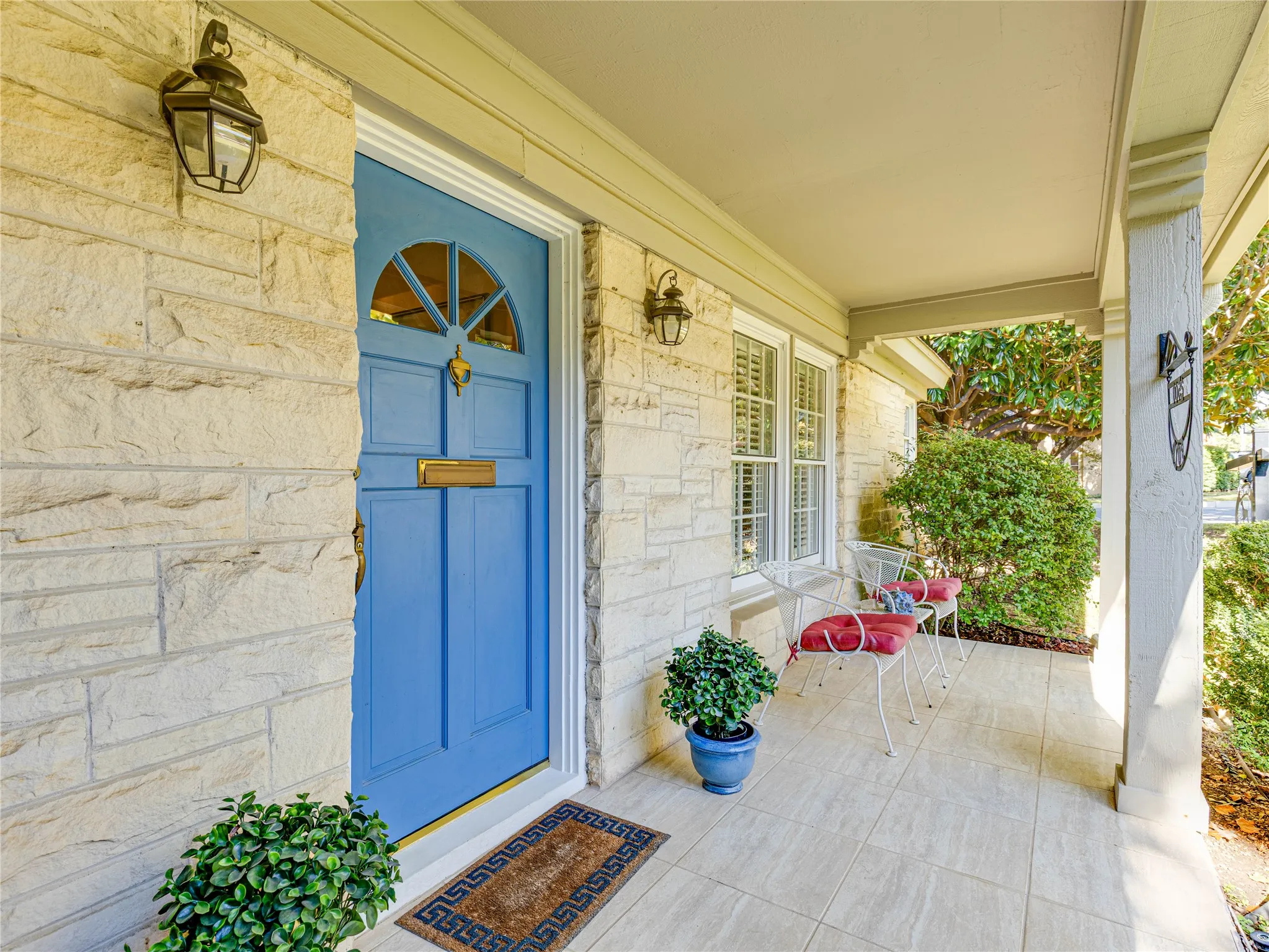 Single Family Residence For Sale in Tarrant County , 2500 Boyd Avenue, Fort Worth, Texas 76109, 3 Bedroom, 2 Bathroom, Garage spaces, 2,153 Sqft, built in 1946, mls#21260434, Real Estate Agent in Fort Worth, Homes For Sale in Tarrant county, Homes For Sale in Fort Worth, Realtor in Fort Worth Texas, Real Estate Brokerage Independent Realty Texas, Luminita Cordes Realtor