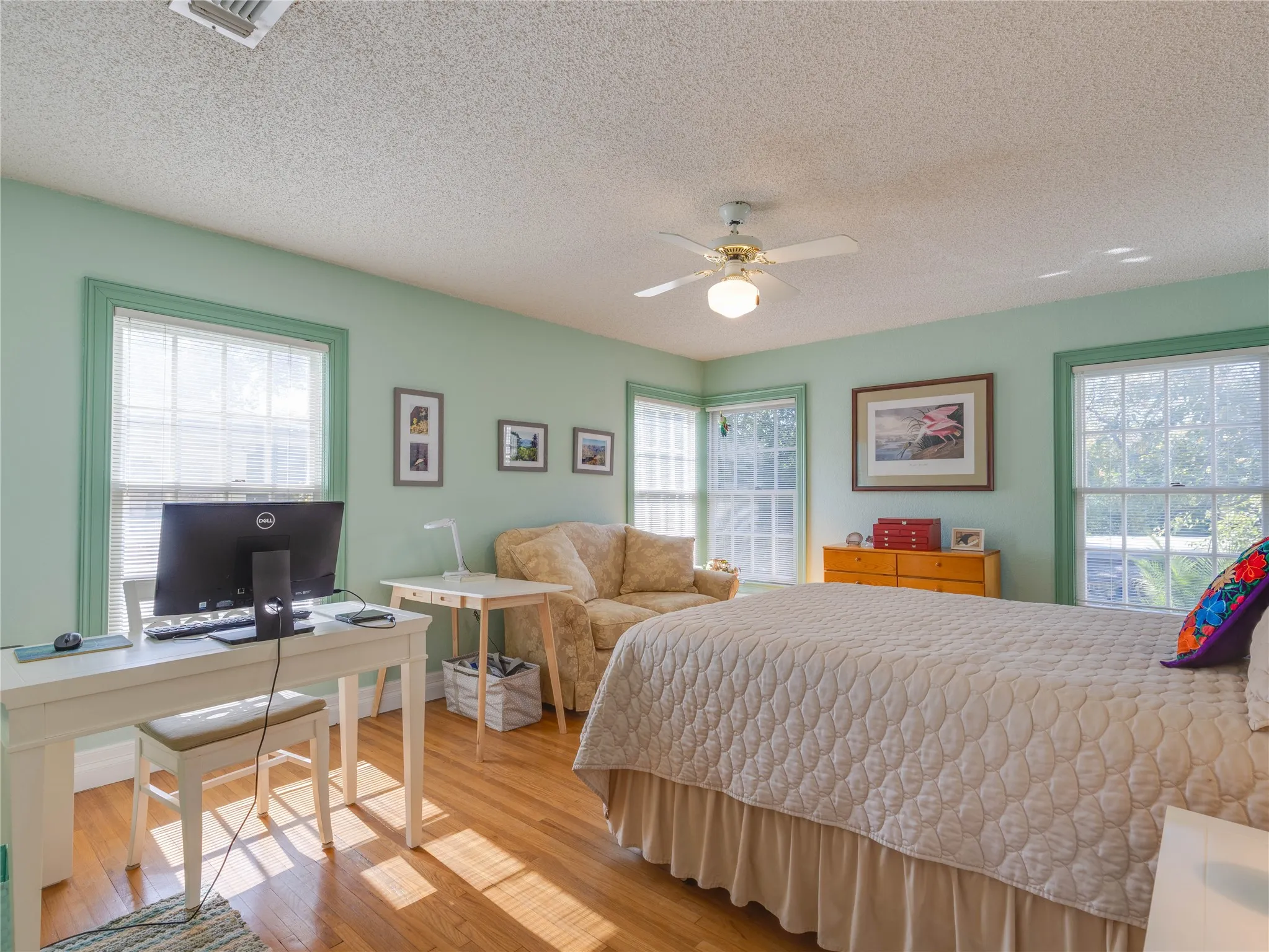 Single Family Residence For Sale in Tarrant County , 2500 Boyd Avenue, Fort Worth, Texas 76109, 3 Bedroom, 2 Bathroom, Garage spaces, 2,153 Sqft, built in 1946, mls#21260434, Real Estate Agent in Fort Worth, Homes For Sale in Tarrant county, Homes For Sale in Fort Worth, Realtor in Fort Worth Texas, Real Estate Brokerage Independent Realty Texas, Luminita Cordes Realtor