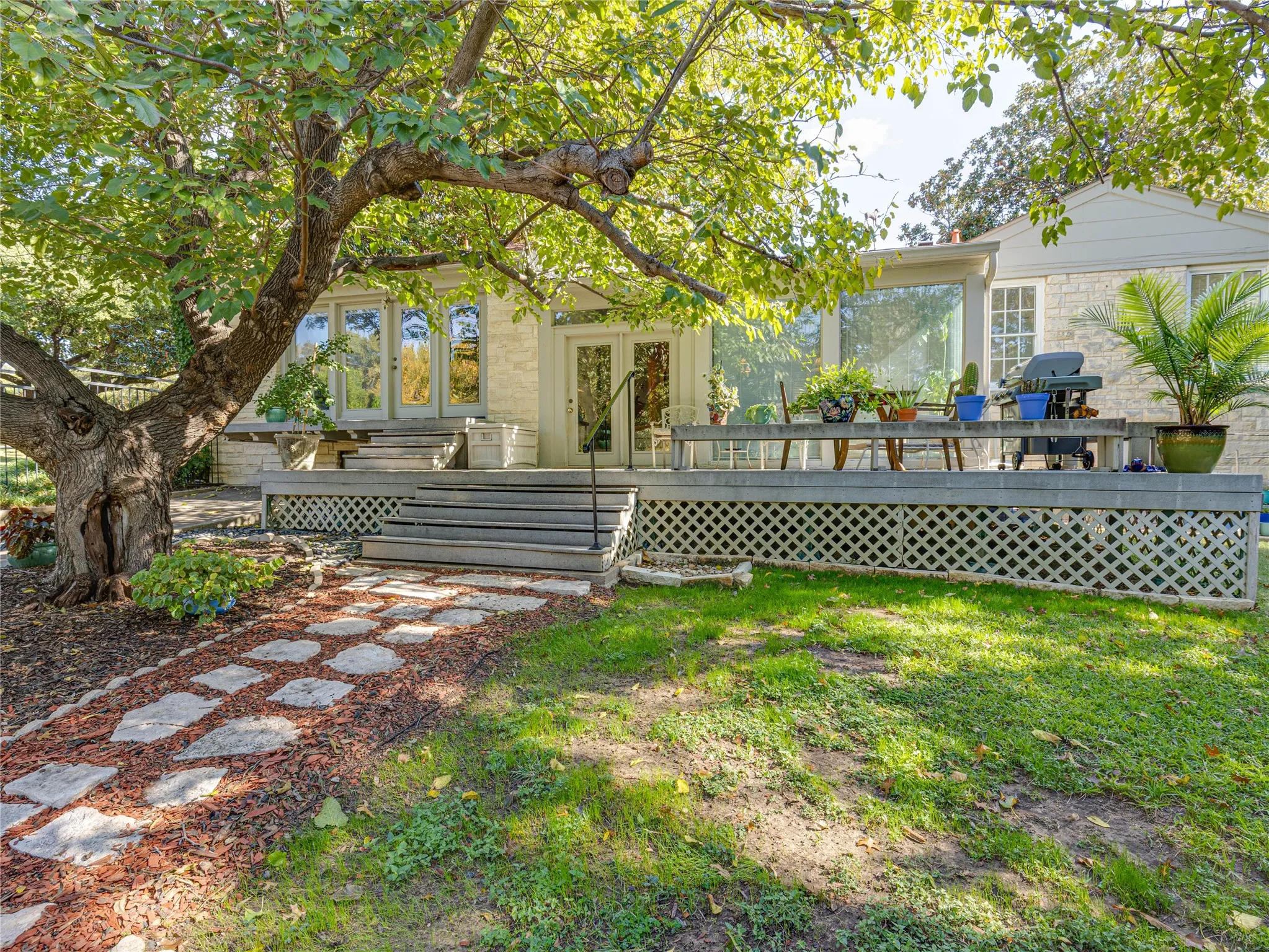 Single Family Residence For Sale in Tarrant County , 2500 Boyd Avenue, Fort Worth, Texas 76109, 3 Bedroom, 2 Bathroom, Garage spaces, 2,153 Sqft, built in 1946, mls#21260434, Real Estate Agent in Fort Worth, Homes For Sale in Tarrant county, Homes For Sale in Fort Worth, Realtor in Fort Worth Texas, Real Estate Brokerage Independent Realty Texas, Luminita Cordes Realtor