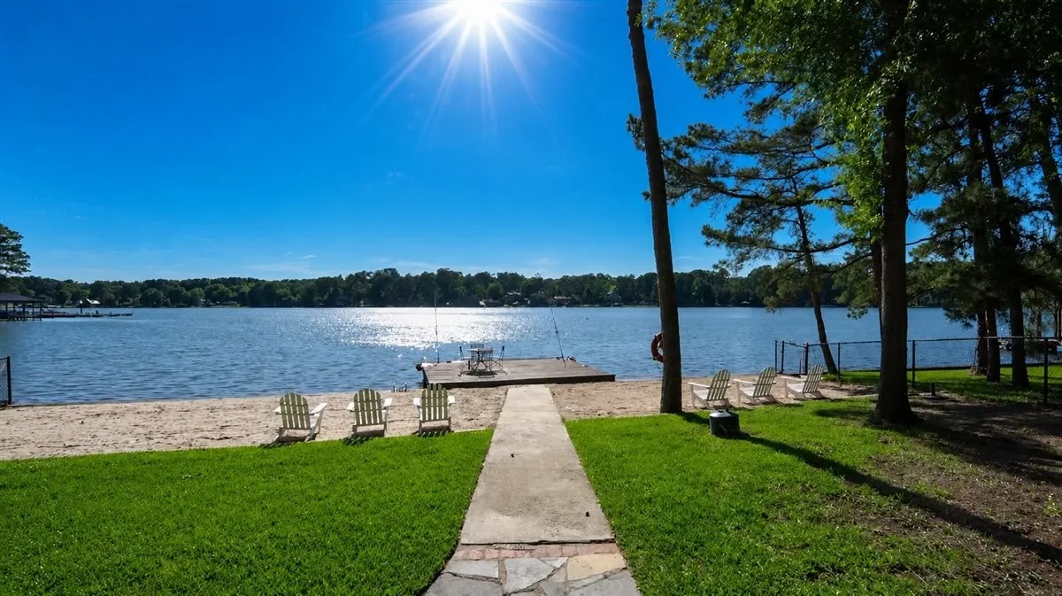 Single Family Residence For Sale in Smith County , 316 Hideaway Central Lane, Hideaway, Texas 75771, 6 Bedroom, 4 Bathroom, 2 Garage spaces, 5,000 Sqft, built in 2006, Preowned, mls#21251739, Real Estate Agent in Hideaway, Homes For Sale in Smith county, Homes For Sale in Hideaway, Realtor in Hideaway Texas, Real Estate Brokerage Independent Realty Texas, Luminita Cordes Realtor