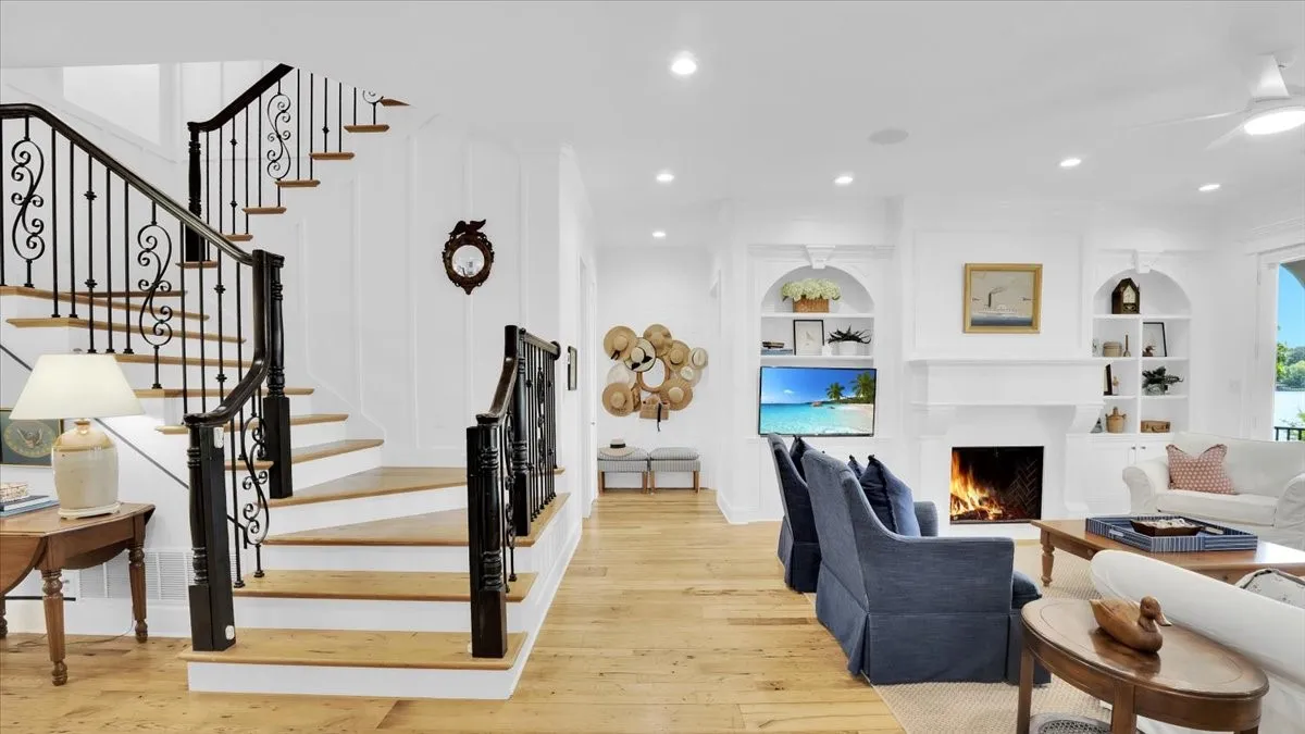 Single Family Residence For Sale in Smith County , 316 Hideaway Central Lane, Hideaway, Texas 75771, 6 Bedroom, 4 Bathroom, 2 Garage spaces, 5,000 Sqft, built in 2006, Preowned, mls#21251739, Real Estate Agent in Hideaway, Homes For Sale in Smith county, Homes For Sale in Hideaway, Realtor in Hideaway Texas, Real Estate Brokerage Independent Realty Texas, Luminita Cordes Realtor