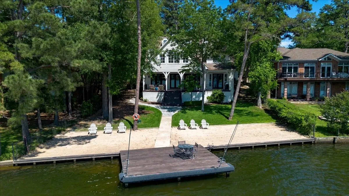 Single Family Residence For Sale in Smith County , 316 Hideaway Central Lane, Hideaway, Texas 75771, 6 Bedroom, 4 Bathroom, 2 Garage spaces, 5,000 Sqft, built in 2006, Preowned, mls#21251739, Real Estate Agent in Hideaway, Homes For Sale in Smith county, Homes For Sale in Hideaway, Realtor in Hideaway Texas, Real Estate Brokerage Independent Realty Texas, Luminita Cordes Realtor