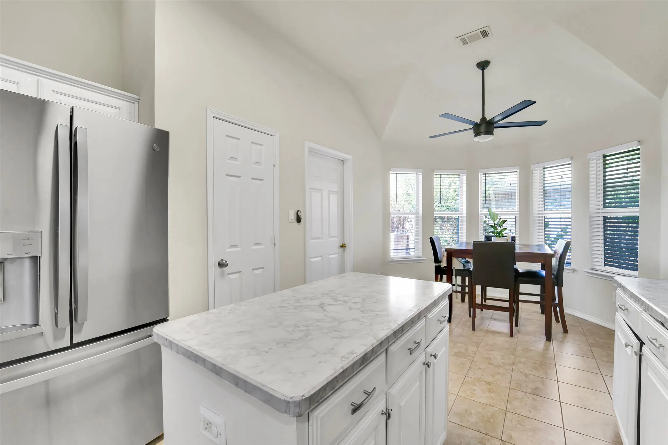 Eat-in Dinning space