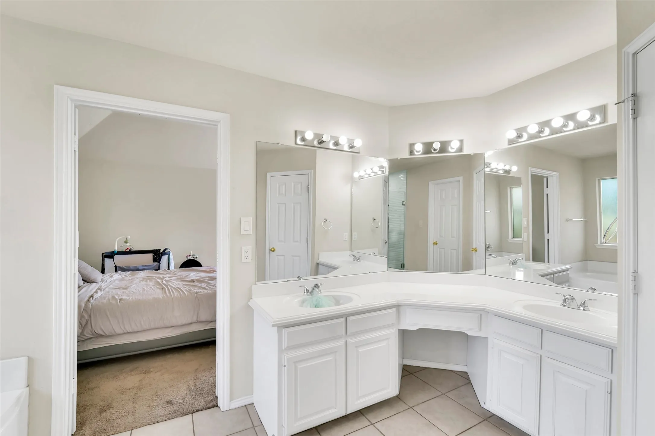 Single Family Residence For Rent in Tarrant County , 6707 Classen Trail, Arlington, Texas 76002, 3 Bedroom, 2 Bathroom, 2 Garage spaces, 1,777 Sqft, built in 1996, mls#21254629, Real Estate Agent in Arlington, Homes For Rent in Tarrant county, Homes For Rent in Arlington, Realtor in Arlington Texas, Real Estate Brokerage Independent Realty Texas, Luminita Cordes Realtor