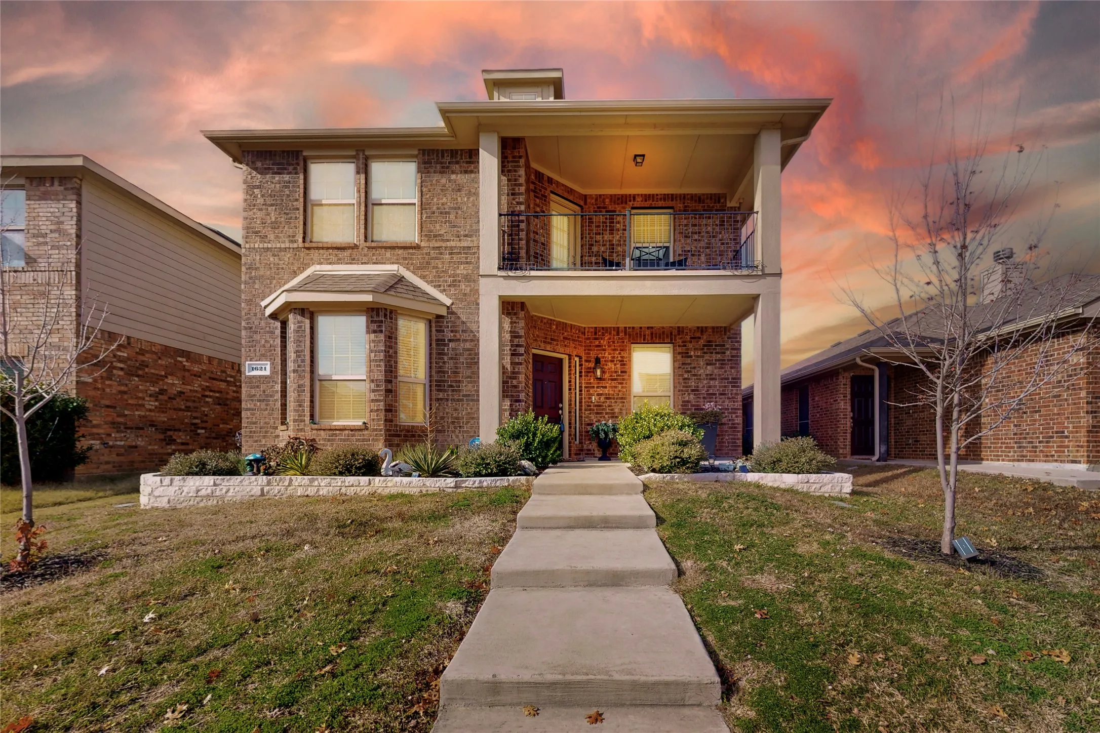 Single Family Residence For Sale in Hunt County , 1621 Applegate Way, Royse City, Texas 75189, 4 Bedroom, 3 Bathroom, 2 Garage spaces, 2,077 Sqft, built in 2016, Preowned, mls#21261841, Real Estate Agent in Royse City, Homes For Sale in Hunt county, Homes For Sale in Royse City, Realtor in Royse City Texas, Real Estate Brokerage Independent Realty Texas, Luminita Cordes Realtor