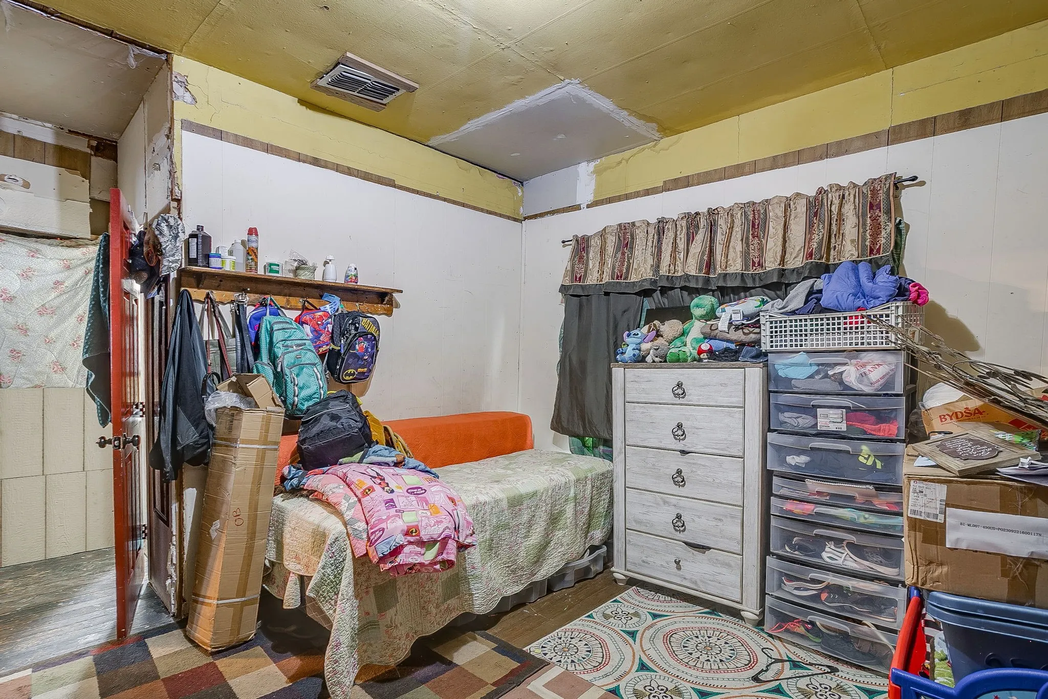 Single Family Residence For Sale in Palo Pinto County , 905 6th Avenue SE, Mineral Wells, Texas 76067, 3 Bedrooms, 2 Bathrooms, Garage spaces, 1,260 Sqft, built in 1925, Price $200,000, mls#21259892, Real Estate Agent in Mineral Wells, Homes For Sale in Palo Pinto county, Homes For Sale in Mineral Wells, Realtor in Mineral Wells Texas, Real Estate Brokerage Independent Realty Texas, Luminita Cordes Realtor