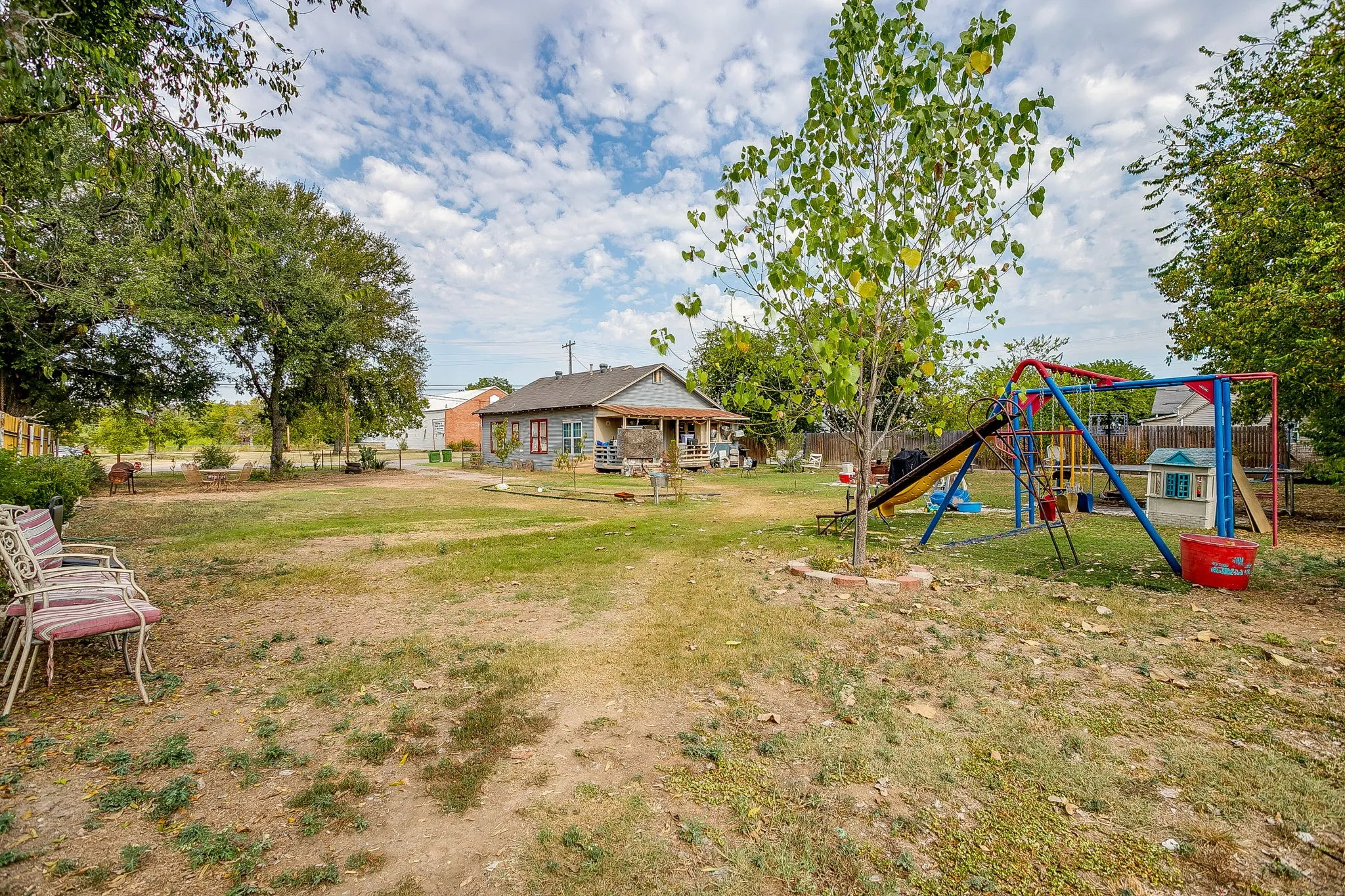 Single Family Residence For Sale in Palo Pinto County , 905 6th Avenue SE, Mineral Wells, Texas 76067, 3 Bedrooms, 2 Bathrooms, Garage spaces, 1,260 Sqft, built in 1925, Price $200,000, mls#21259892, Real Estate Agent in Mineral Wells, Homes For Sale in Palo Pinto county, Homes For Sale in Mineral Wells, Realtor in Mineral Wells Texas, Real Estate Brokerage Independent Realty Texas, Luminita Cordes Realtor