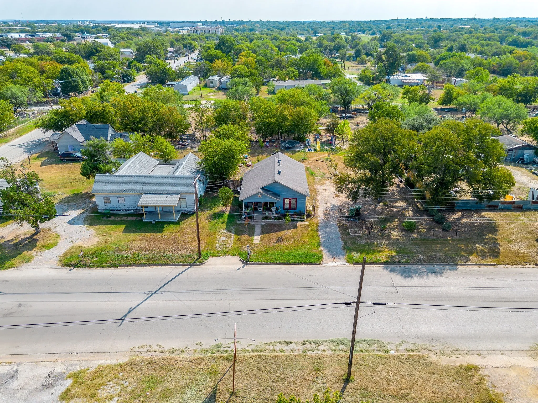 Single Family Residence For Sale in Palo Pinto County , 905 6th Avenue SE, Mineral Wells, Texas 76067, 3 Bedrooms, 2 Bathrooms, Garage spaces, 1,260 Sqft, built in 1925, Price $200,000, mls#21259892, Real Estate Agent in Mineral Wells, Homes For Sale in Palo Pinto county, Homes For Sale in Mineral Wells, Realtor in Mineral Wells Texas, Real Estate Brokerage Independent Realty Texas, Luminita Cordes Realtor