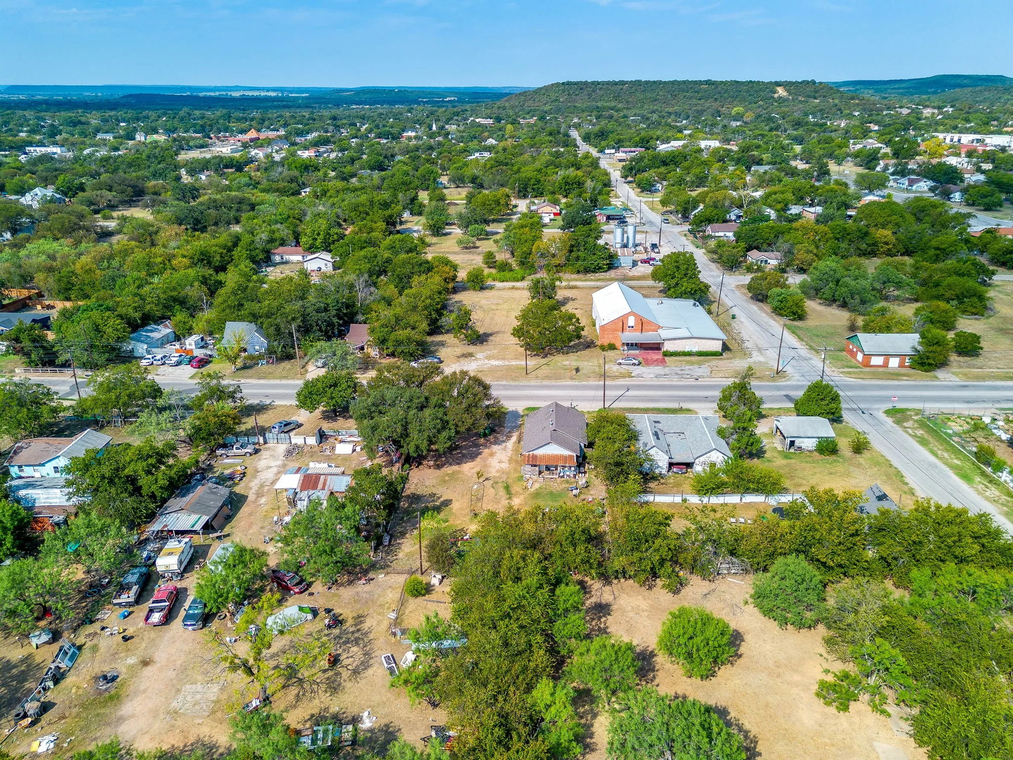 Single Family Residence For Sale in Palo Pinto County , 905 6th Avenue SE, Mineral Wells, Texas 76067, 3 Bedrooms, 2 Bathrooms, Garage spaces, 1,260 Sqft, built in 1925, Price $200,000, mls#21259892, Real Estate Agent in Mineral Wells, Homes For Sale in Palo Pinto county, Homes For Sale in Mineral Wells, Realtor in Mineral Wells Texas, Real Estate Brokerage Independent Realty Texas, Luminita Cordes Realtor