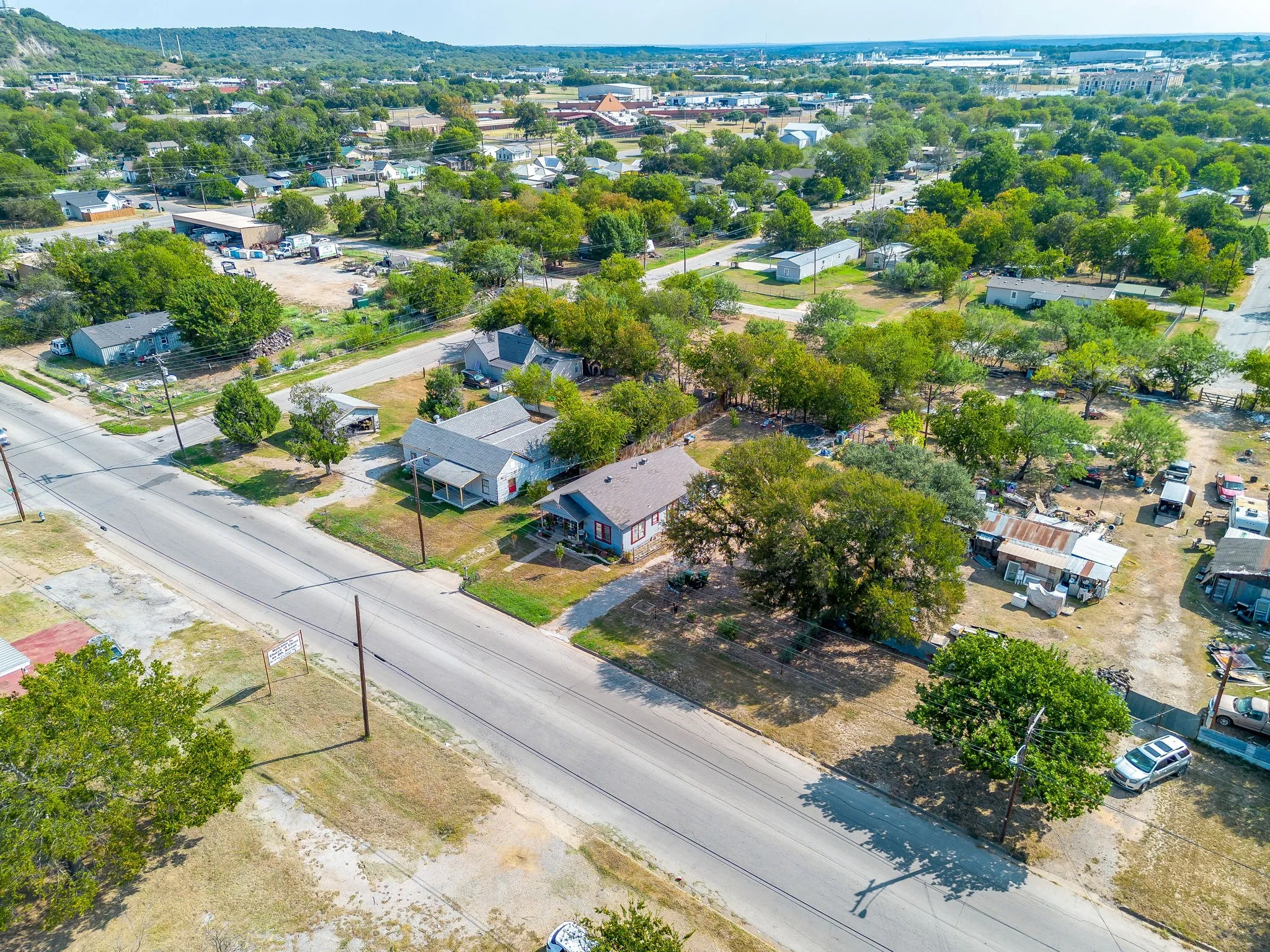 Single Family Residence For Sale in Palo Pinto County , 905 6th Avenue SE, Mineral Wells, Texas 76067, 3 Bedrooms, 2 Bathrooms, Garage spaces, 1,260 Sqft, built in 1925, Price $200,000, mls#21259892, Real Estate Agent in Mineral Wells, Homes For Sale in Palo Pinto county, Homes For Sale in Mineral Wells, Realtor in Mineral Wells Texas, Real Estate Brokerage Independent Realty Texas, Luminita Cordes Realtor