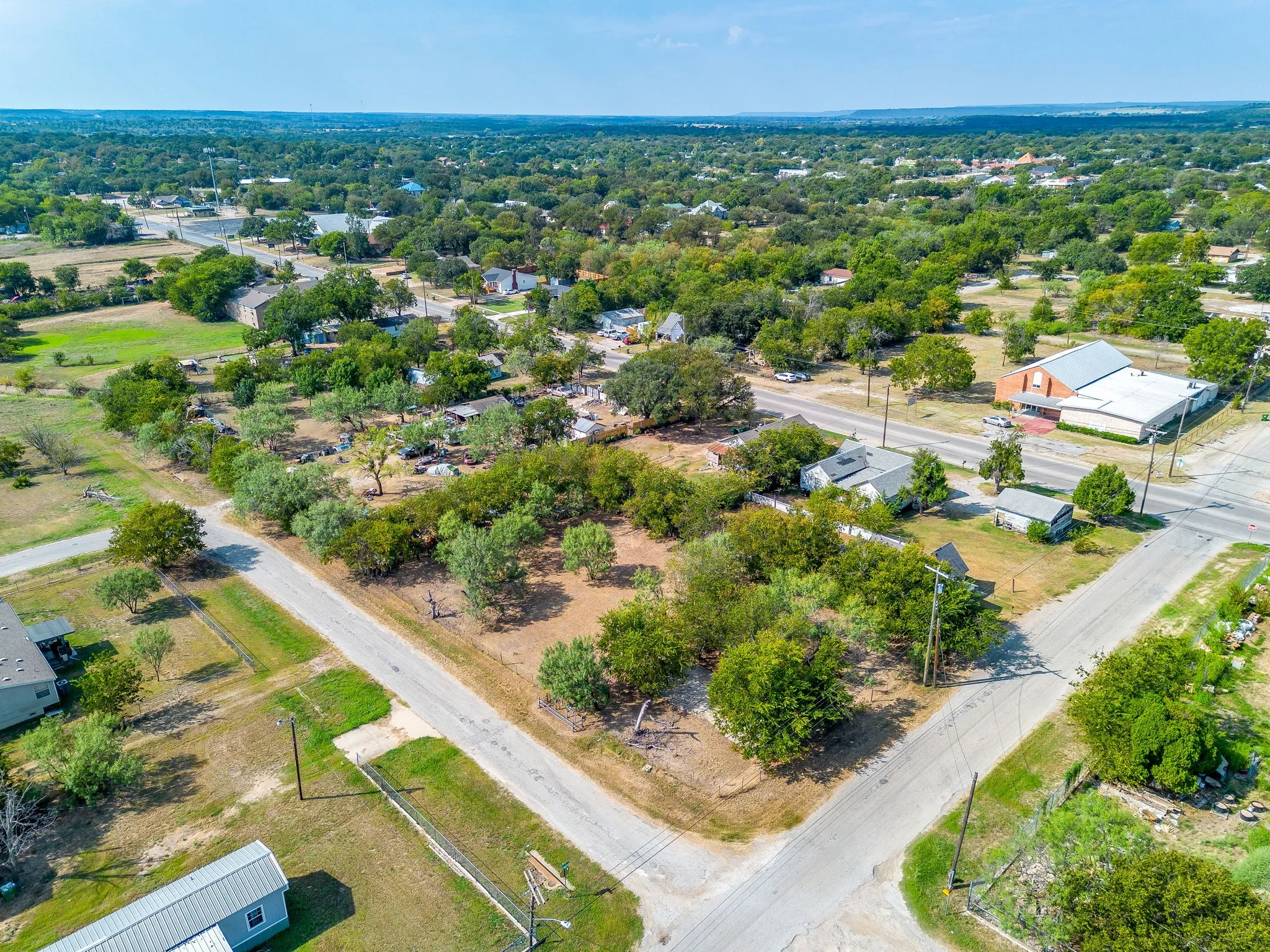 Single Family Residence For Sale in Palo Pinto County , 905 6th Avenue SE, Mineral Wells, Texas 76067, 3 Bedrooms, 2 Bathrooms, Garage spaces, 1,260 Sqft, built in 1925, Price $200,000, mls#21259892, Real Estate Agent in Mineral Wells, Homes For Sale in Palo Pinto county, Homes For Sale in Mineral Wells, Realtor in Mineral Wells Texas, Real Estate Brokerage Independent Realty Texas, Luminita Cordes Realtor