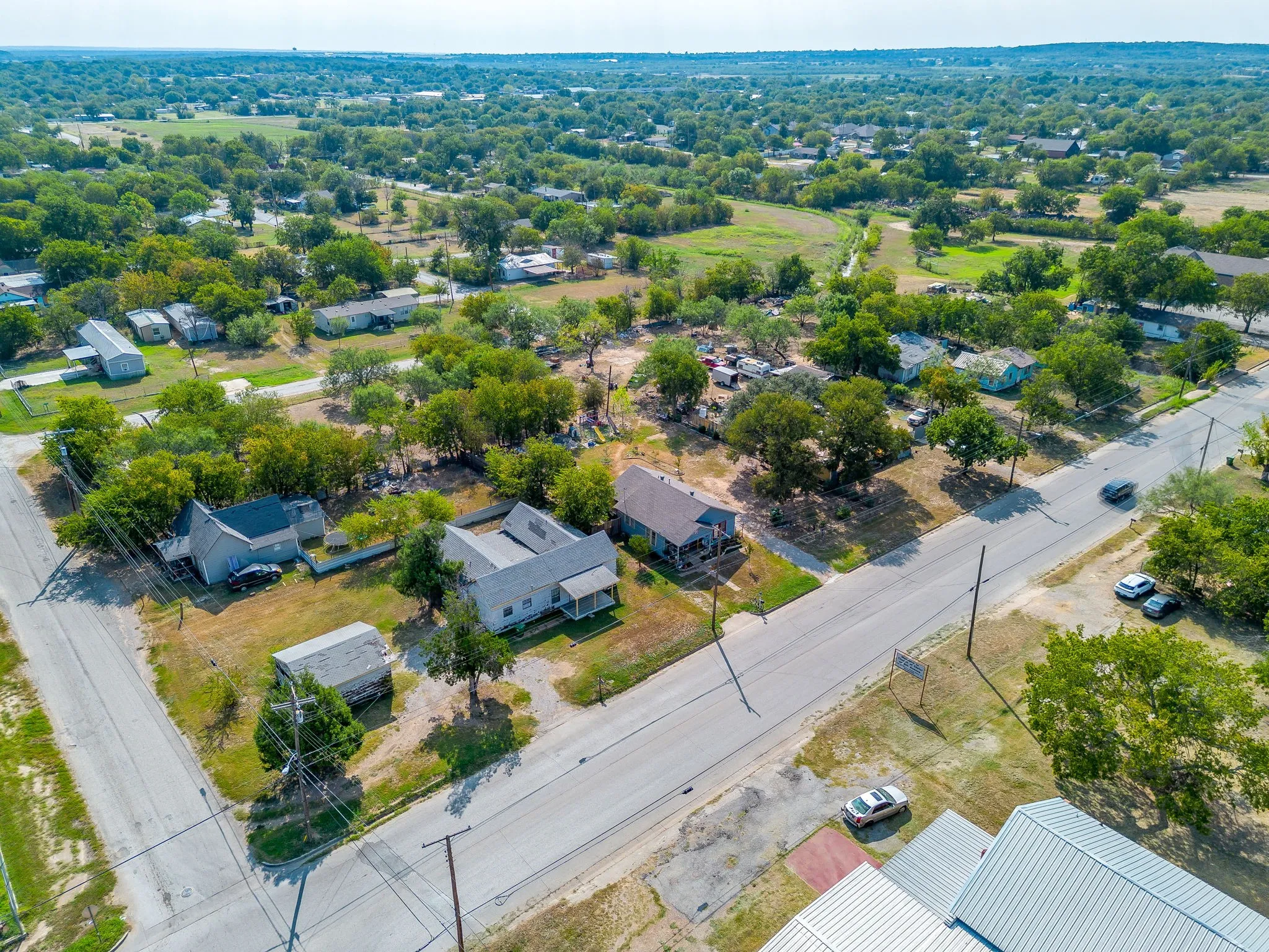 Single Family Residence For Sale in Palo Pinto County , 905 6th Avenue SE, Mineral Wells, Texas 76067, 3 Bedrooms, 2 Bathrooms, Garage spaces, 1,260 Sqft, built in 1925, Price $200,000, mls#21259892, Real Estate Agent in Mineral Wells, Homes For Sale in Palo Pinto county, Homes For Sale in Mineral Wells, Realtor in Mineral Wells Texas, Real Estate Brokerage Independent Realty Texas, Luminita Cordes Realtor
