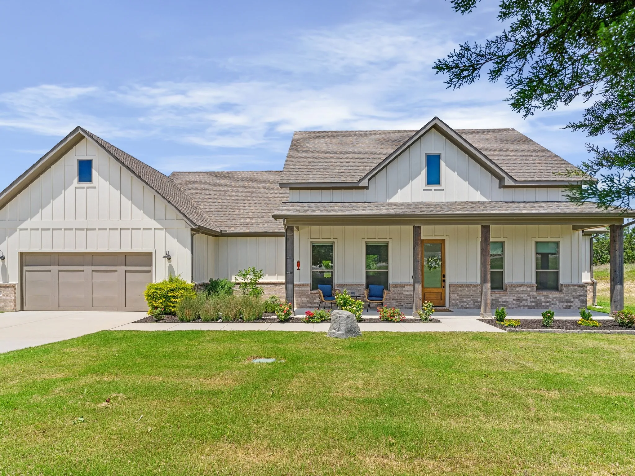 Single Family Residence For Sale in Parker County , 2020 Redemption Drive, Weatherford, Texas 76088, 3 Bedroom, 3 Bathroom, 2 Garage spaces, 2,352 Sqft, built in 2023, Preowned, mls#21261797, Real Estate Agent in Weatherford, Homes For Sale in Parker county, Homes For Sale in Weatherford, Realtor in Weatherford Texas, Real Estate Brokerage Independent Realty Texas, Luminita Cordes Realtor