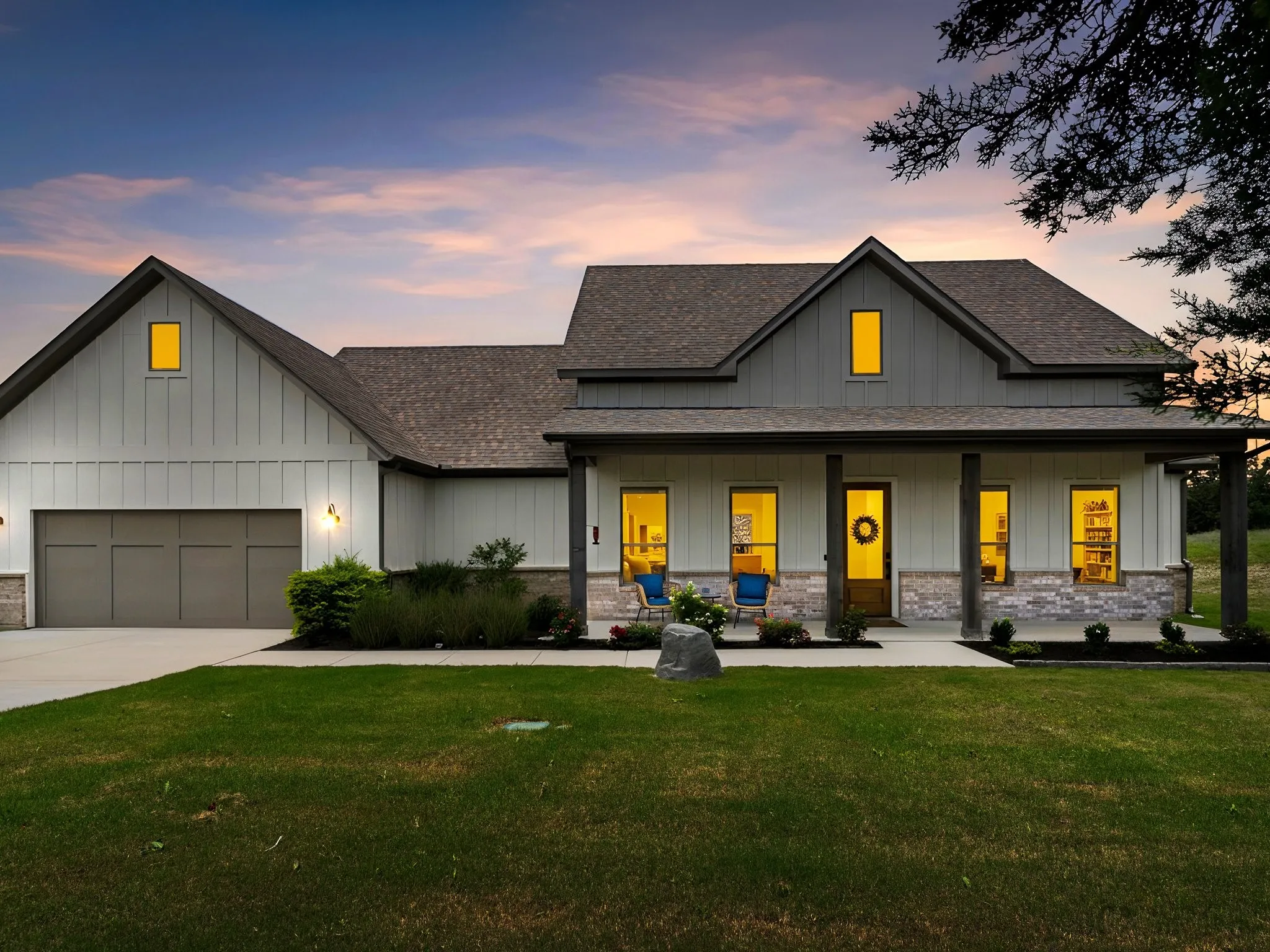 Single Family Residence For Sale in Parker County , 2020 Redemption Drive, Weatherford, Texas 76088, 3 Bedroom, 3 Bathroom, 2 Garage spaces, 2,352 Sqft, built in 2023, Preowned, mls#21261797, Real Estate Agent in Weatherford, Homes For Sale in Parker county, Homes For Sale in Weatherford, Realtor in Weatherford Texas, Real Estate Brokerage Independent Realty Texas, Luminita Cordes Realtor