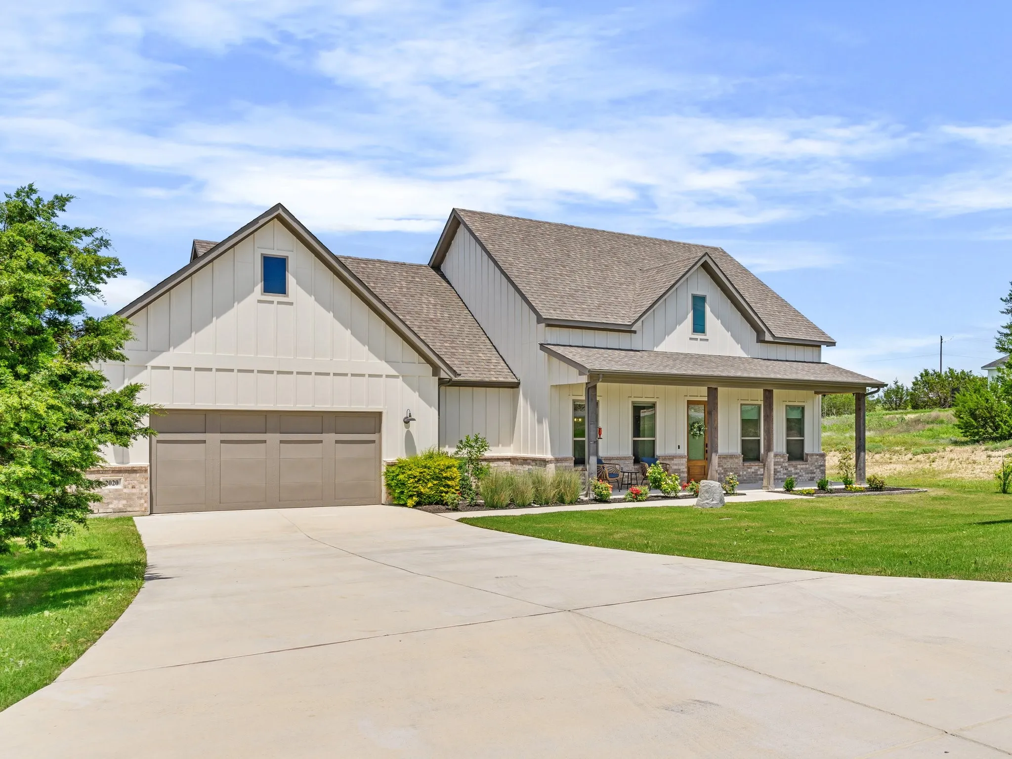 Single Family Residence For Sale in Parker County , 2020 Redemption Drive, Weatherford, Texas 76088, 3 Bedroom, 3 Bathroom, 2 Garage spaces, 2,352 Sqft, built in 2023, Preowned, mls#21261797, Real Estate Agent in Weatherford, Homes For Sale in Parker county, Homes For Sale in Weatherford, Realtor in Weatherford Texas, Real Estate Brokerage Independent Realty Texas, Luminita Cordes Realtor