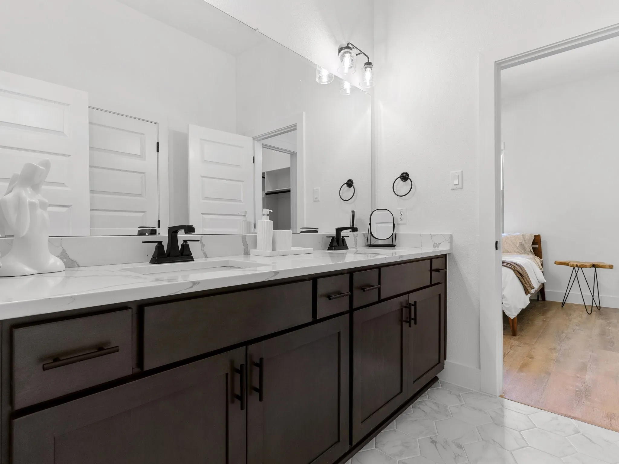 Single Family Residence For Sale in Parker County , 2020 Redemption Drive, Weatherford, Texas 76088, 3 Bedroom, 3 Bathroom, 2 Garage spaces, 2,352 Sqft, built in 2023, Preowned, mls#21261797, Real Estate Agent in Weatherford, Homes For Sale in Parker county, Homes For Sale in Weatherford, Realtor in Weatherford Texas, Real Estate Brokerage Independent Realty Texas, Luminita Cordes Realtor