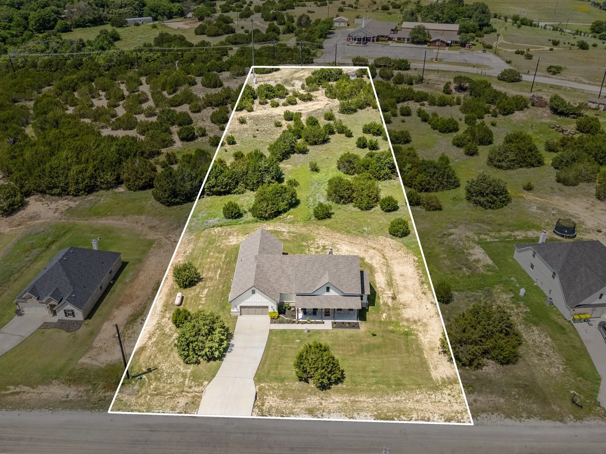 Single Family Residence For Sale in Parker County , 2020 Redemption Drive, Weatherford, Texas 76088, 3 Bedroom, 3 Bathroom, 2 Garage spaces, 2,352 Sqft, built in 2023, Preowned, mls#21261797, Real Estate Agent in Weatherford, Homes For Sale in Parker county, Homes For Sale in Weatherford, Realtor in Weatherford Texas, Real Estate Brokerage Independent Realty Texas, Luminita Cordes Realtor