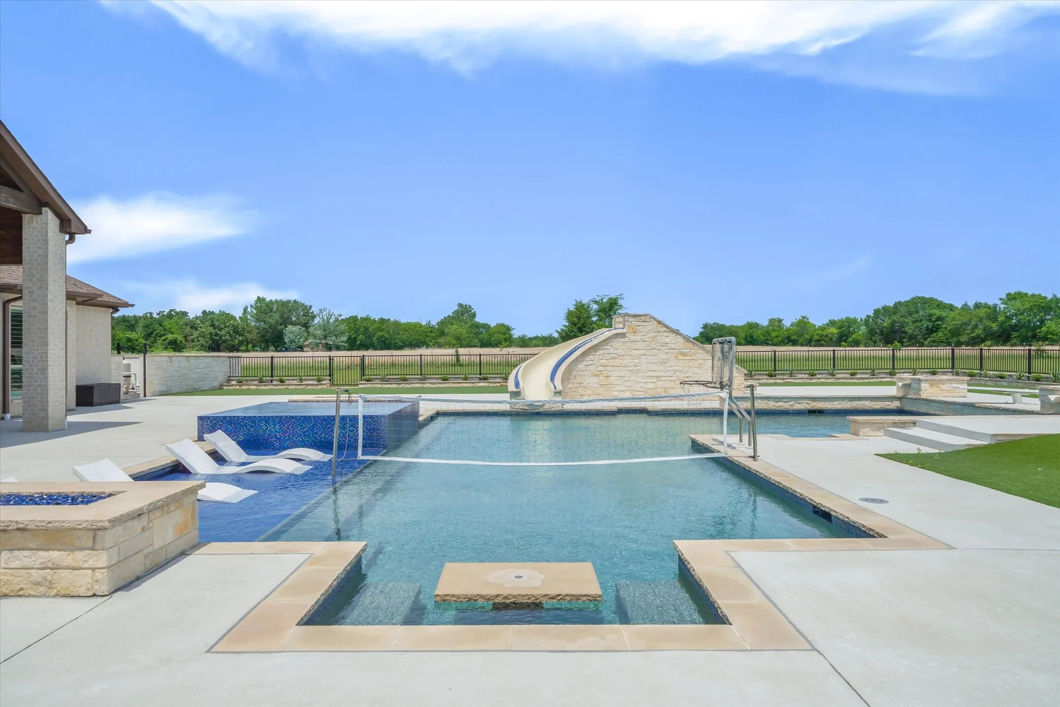 Single Family Residence For Sale in Van Zandt County , 900 VZ County Road 3414, Wills Point, Texas 75169, 4 Bedroom, 5 Bathroom, 3 Garage spaces, 5,303 Sqft, built in 2019, Preowned, mls#21261619, Real Estate Agent in Wills Point, Homes For Sale in Van Zandt county, Homes For Sale in Wills Point, Realtor in Wills Point Texas, Real Estate Brokerage Independent Realty Texas, Luminita Cordes Realtor