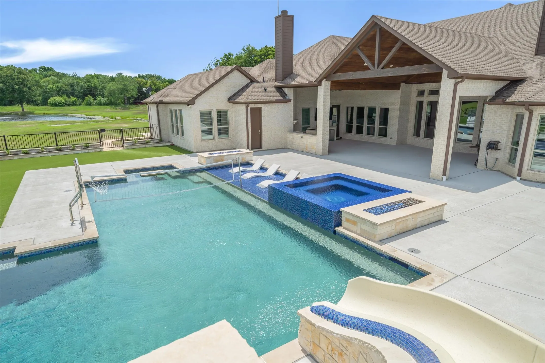 Single Family Residence For Sale in Van Zandt County , 900 VZ County Road 3414, Wills Point, Texas 75169, 4 Bedroom, 5 Bathroom, 3 Garage spaces, 5,303 Sqft, built in 2019, Preowned, mls#21261619, Real Estate Agent in Wills Point, Homes For Sale in Van Zandt county, Homes For Sale in Wills Point, Realtor in Wills Point Texas, Real Estate Brokerage Independent Realty Texas, Luminita Cordes Realtor