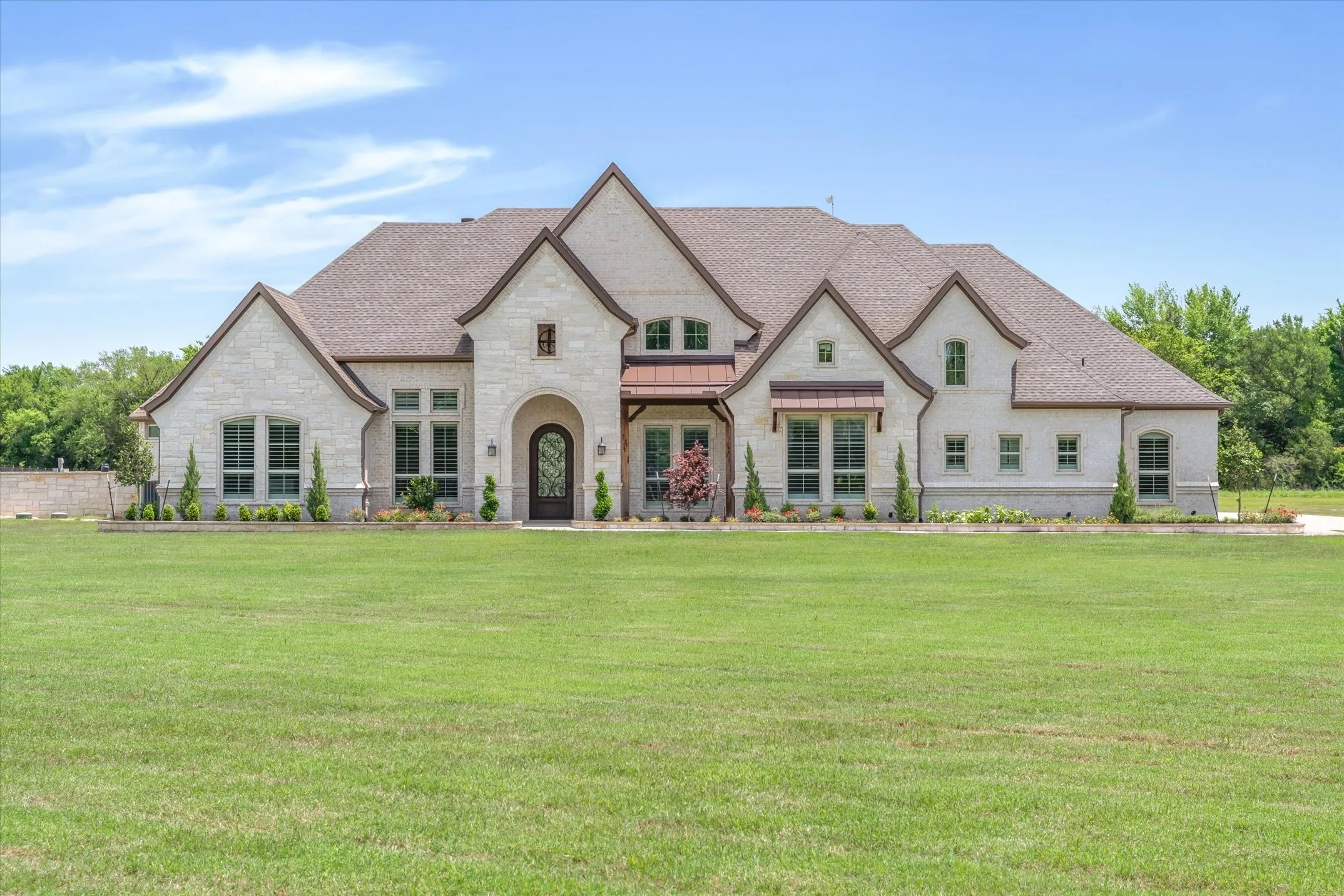 Single Family Residence For Sale in Van Zandt County , 900 VZ County Road 3414, Wills Point, Texas 75169, 4 Bedroom, 5 Bathroom, 3 Garage spaces, 5,303 Sqft, built in 2019, Preowned, mls#21261619, Real Estate Agent in Wills Point, Homes For Sale in Van Zandt county, Homes For Sale in Wills Point, Realtor in Wills Point Texas, Real Estate Brokerage Independent Realty Texas, Luminita Cordes Realtor