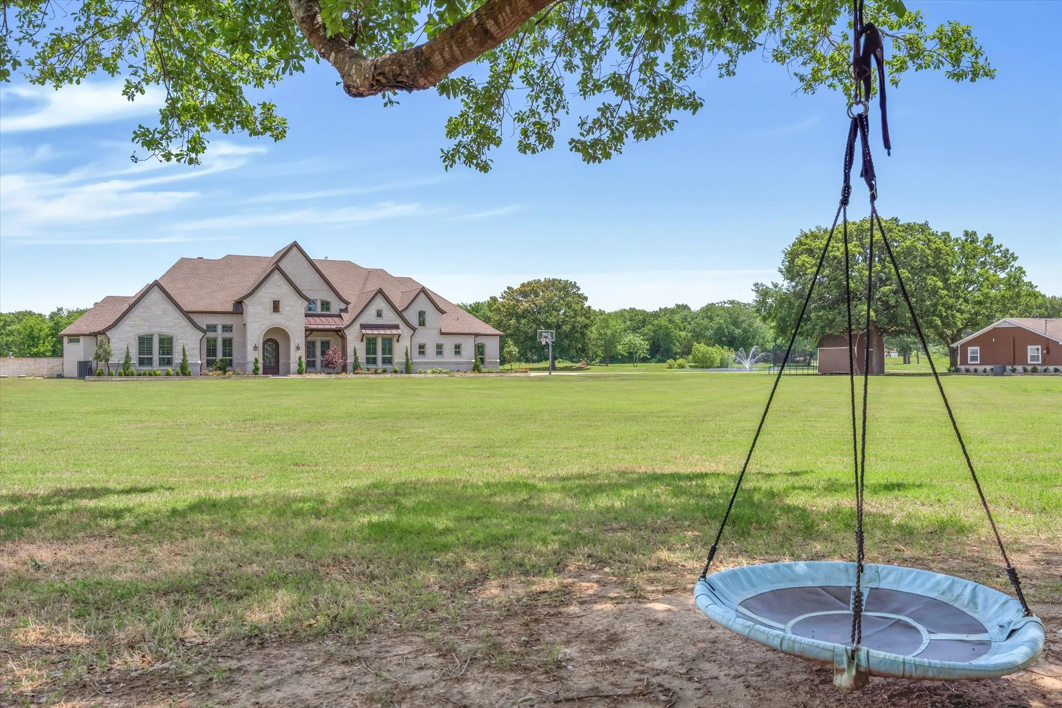Single Family Residence For Sale in Van Zandt County , 900 VZ County Road 3414, Wills Point, Texas 75169, 4 Bedroom, 5 Bathroom, 3 Garage spaces, 5,303 Sqft, built in 2019, Preowned, mls#21261619, Real Estate Agent in Wills Point, Homes For Sale in Van Zandt county, Homes For Sale in Wills Point, Realtor in Wills Point Texas, Real Estate Brokerage Independent Realty Texas, Luminita Cordes Realtor