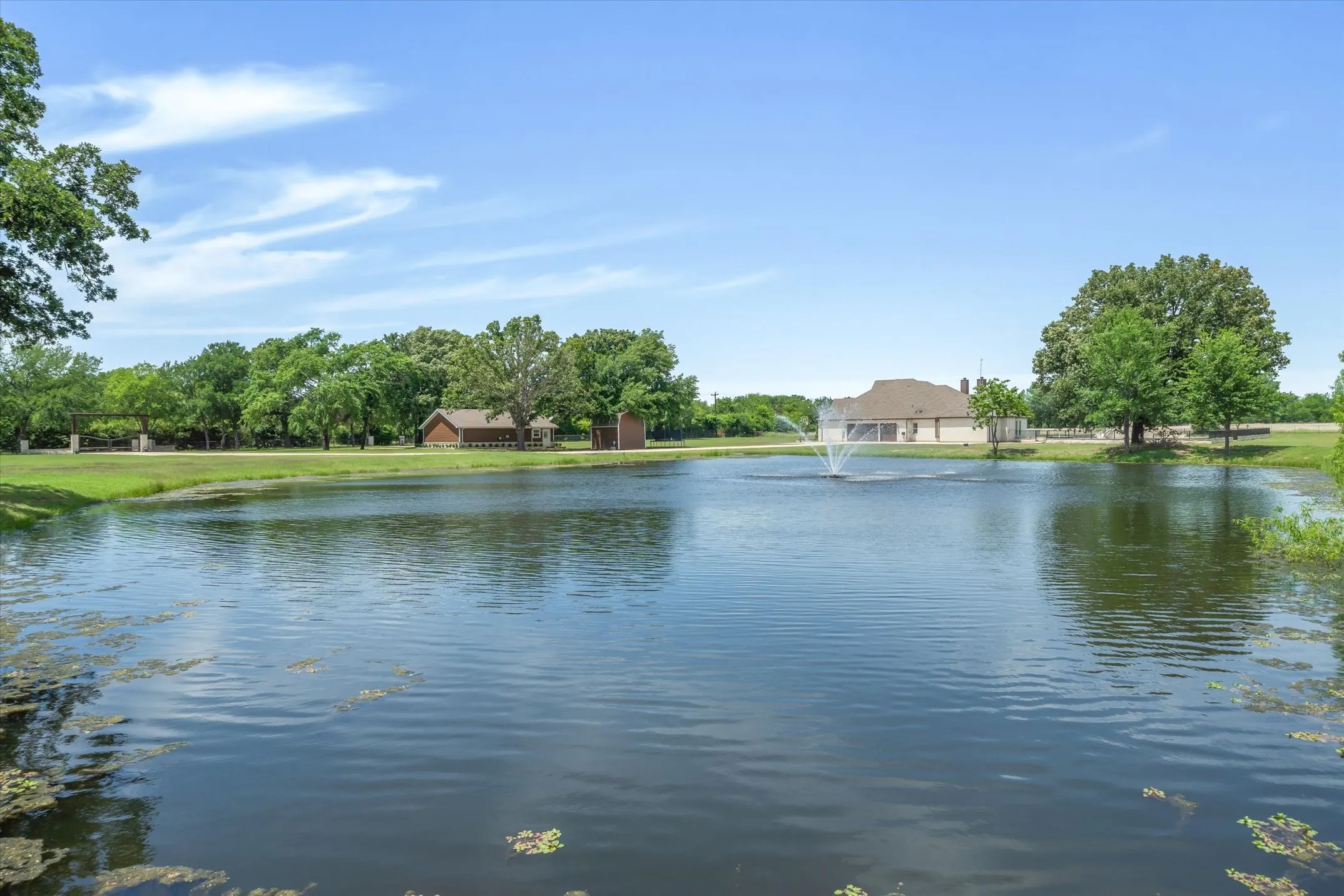 Single Family Residence For Sale in Van Zandt County , 900 VZ County Road 3414, Wills Point, Texas 75169, 4 Bedroom, 5 Bathroom, 3 Garage spaces, 5,303 Sqft, built in 2019, Preowned, mls#21261619, Real Estate Agent in Wills Point, Homes For Sale in Van Zandt county, Homes For Sale in Wills Point, Realtor in Wills Point Texas, Real Estate Brokerage Independent Realty Texas, Luminita Cordes Realtor