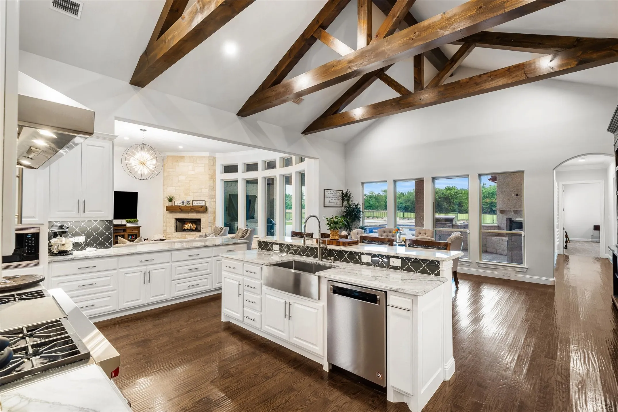 Single Family Residence For Sale in Van Zandt County , 900 VZ County Road 3414, Wills Point, Texas 75169, 4 Bedroom, 5 Bathroom, 3 Garage spaces, 5,303 Sqft, built in 2019, Preowned, mls#21261619, Real Estate Agent in Wills Point, Homes For Sale in Van Zandt county, Homes For Sale in Wills Point, Realtor in Wills Point Texas, Real Estate Brokerage Independent Realty Texas, Luminita Cordes Realtor