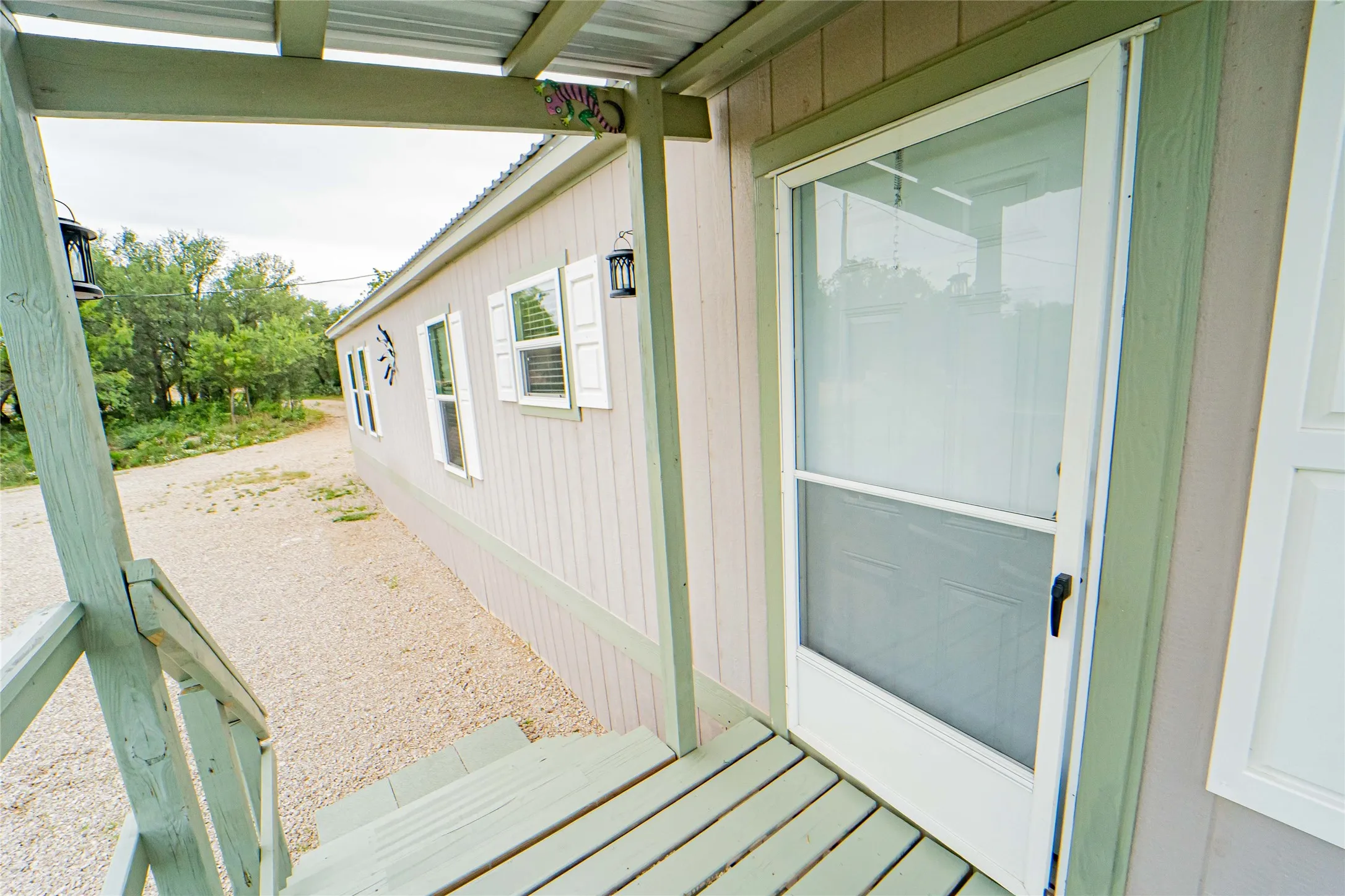 Manufactured Home For Sale in Stephens County , 2162 County Road 208, Breckenridge, Texas 76424, 2 Bedroom, 2 Bathroom, Garage spaces, 1,040 Sqft, built in 2016, mls#21257114, Real Estate Agent in Breckenridge, Homes For Sale in Stephens county, Homes For Sale in Breckenridge, Realtor in Breckenridge Texas, Real Estate Brokerage Independent Realty Texas, Luminita Cordes Realtor