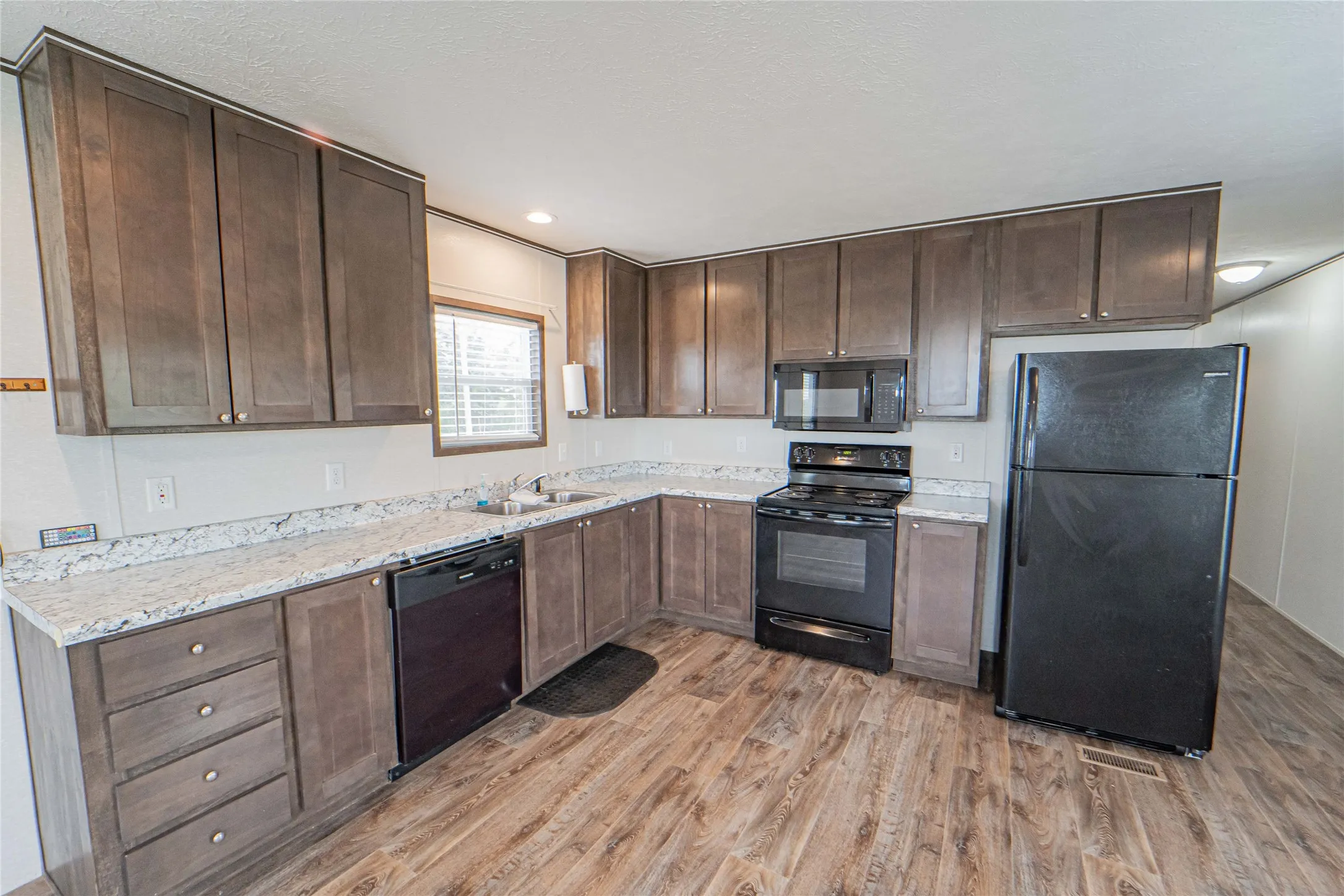 Manufactured Home For Sale in Stephens County , 2162 County Road 208, Breckenridge, Texas 76424, 2 Bedroom, 2 Bathroom, Garage spaces, 1,040 Sqft, built in 2016, mls#21257114, Real Estate Agent in Breckenridge, Homes For Sale in Stephens county, Homes For Sale in Breckenridge, Realtor in Breckenridge Texas, Real Estate Brokerage Independent Realty Texas, Luminita Cordes Realtor