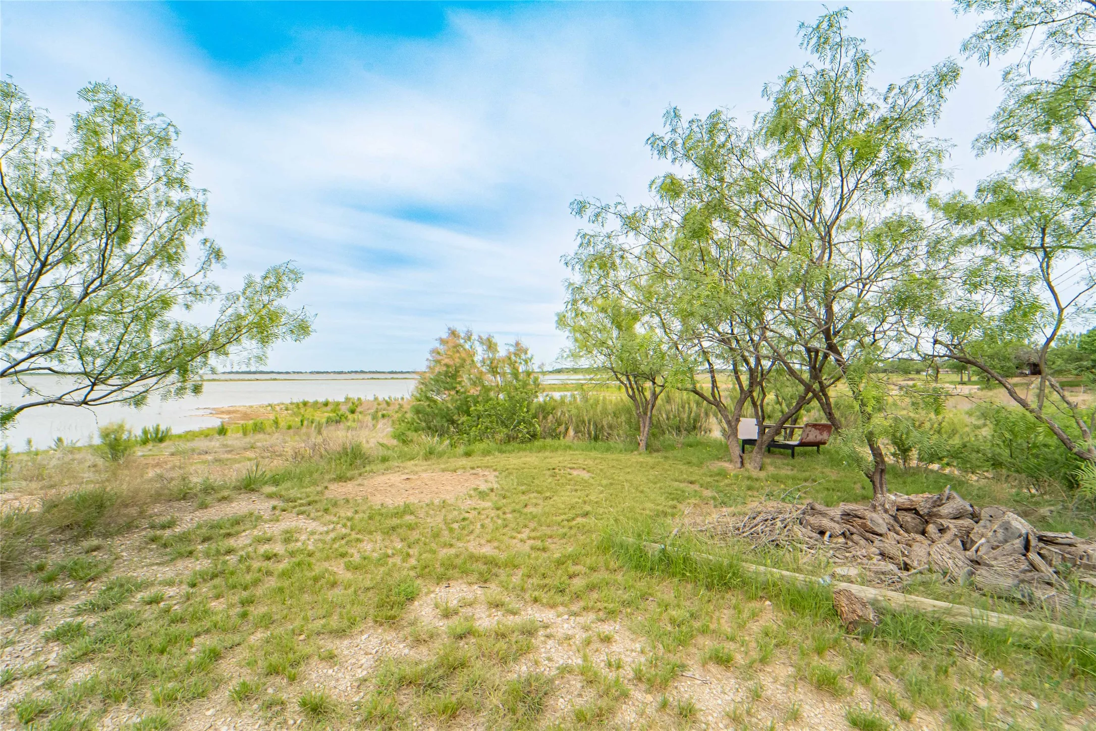 Manufactured Home For Sale in Stephens County , 2162 County Road 208, Breckenridge, Texas 76424, 2 Bedroom, 2 Bathroom, Garage spaces, 1,040 Sqft, built in 2016, mls#21257114, Real Estate Agent in Breckenridge, Homes For Sale in Stephens county, Homes For Sale in Breckenridge, Realtor in Breckenridge Texas, Real Estate Brokerage Independent Realty Texas, Luminita Cordes Realtor