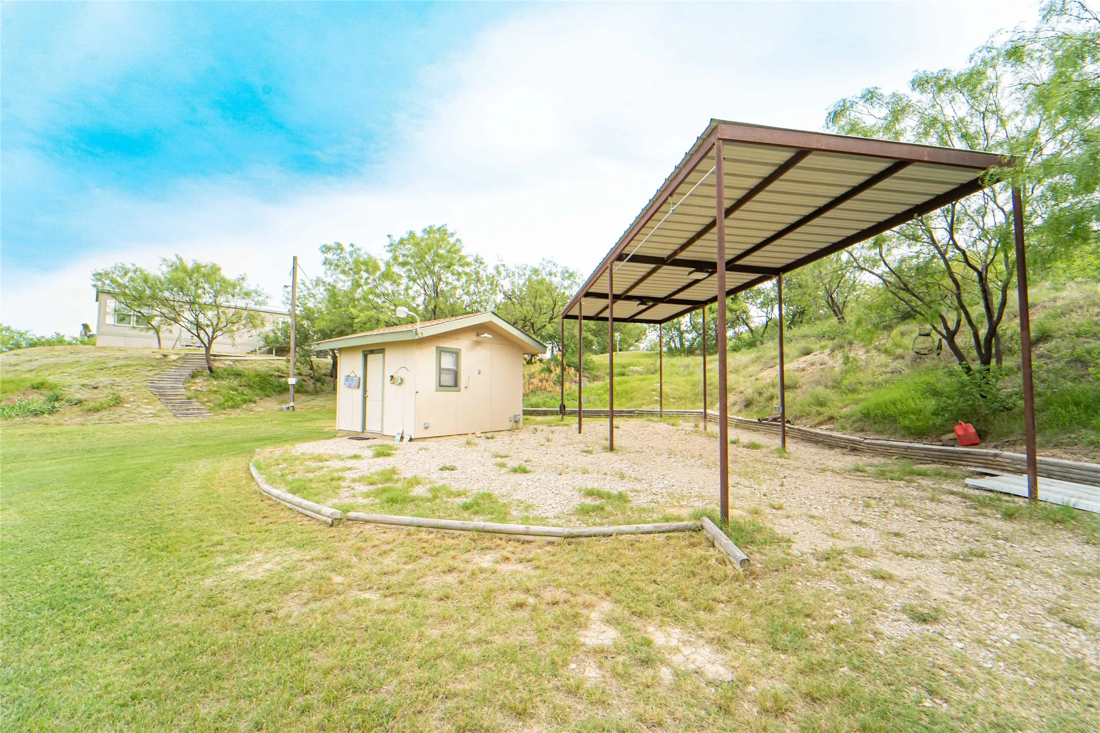 Manufactured Home For Sale in Stephens County , 2162 County Road 208, Breckenridge, Texas 76424, 2 Bedroom, 2 Bathroom, Garage spaces, 1,040 Sqft, built in 2016, mls#21257114, Real Estate Agent in Breckenridge, Homes For Sale in Stephens county, Homes For Sale in Breckenridge, Realtor in Breckenridge Texas, Real Estate Brokerage Independent Realty Texas, Luminita Cordes Realtor